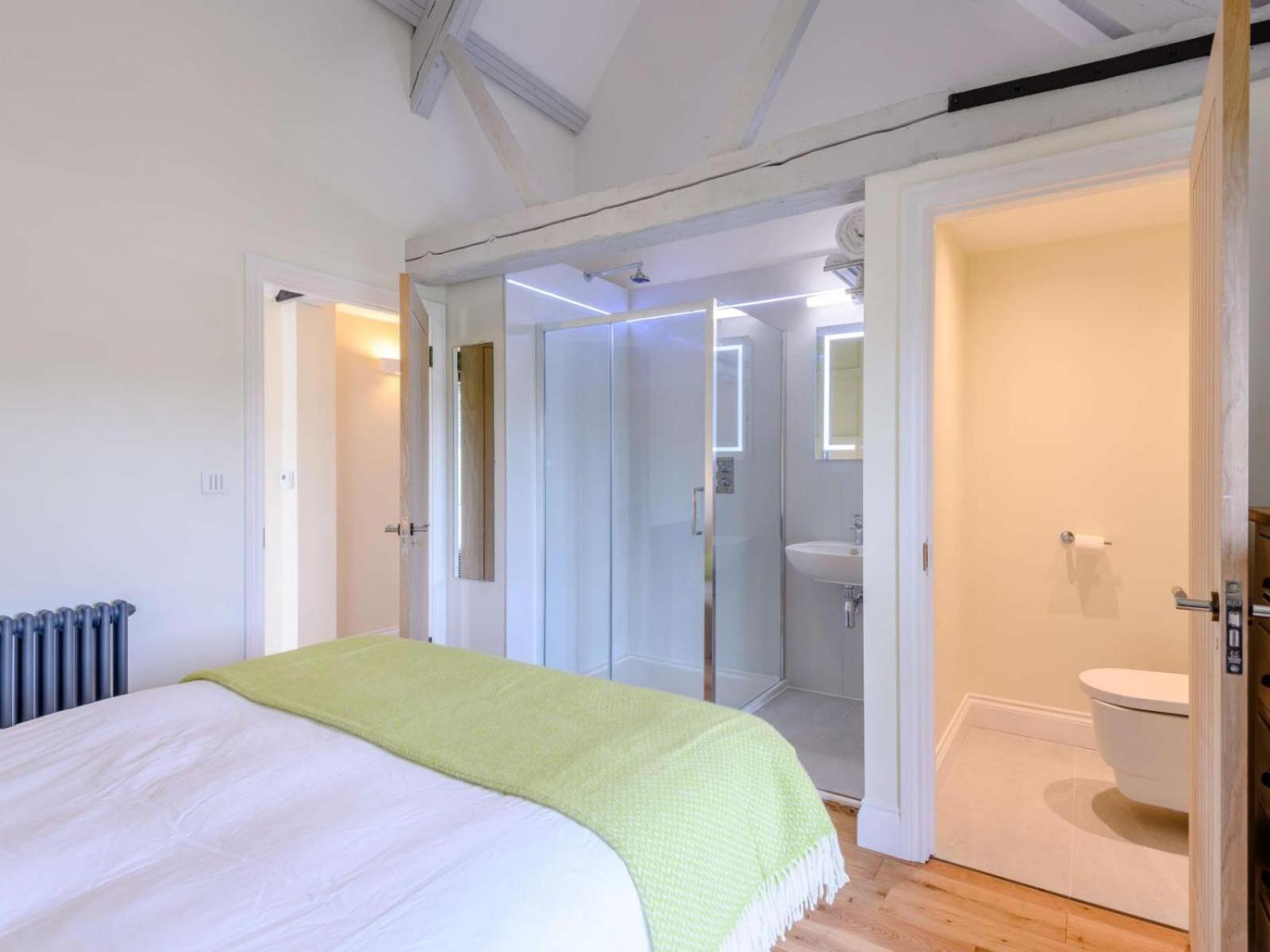 Two-Bedroom House photo 2