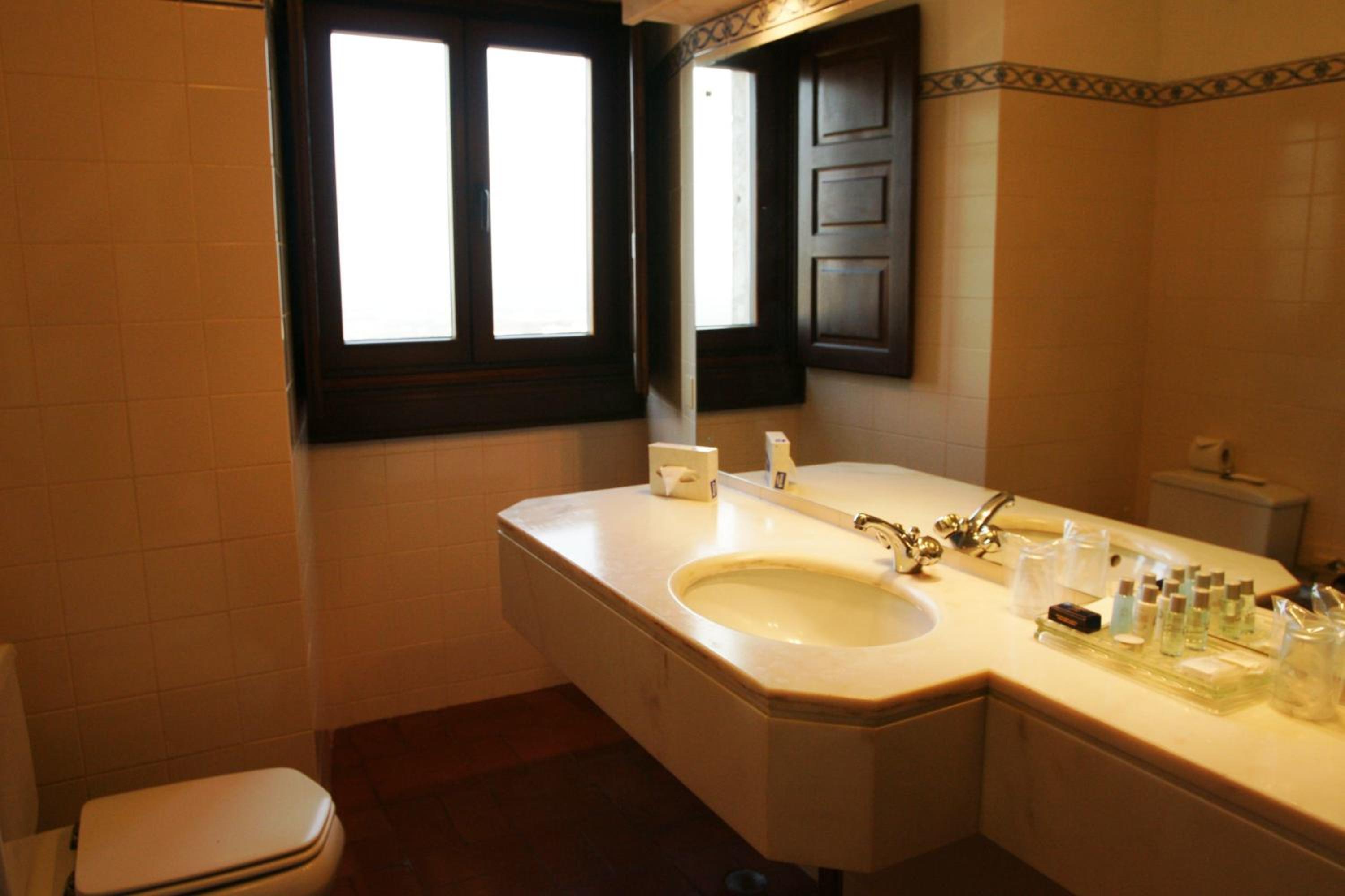 Special Offer - Double or Twin Room with New Year's Package  - Photo 4