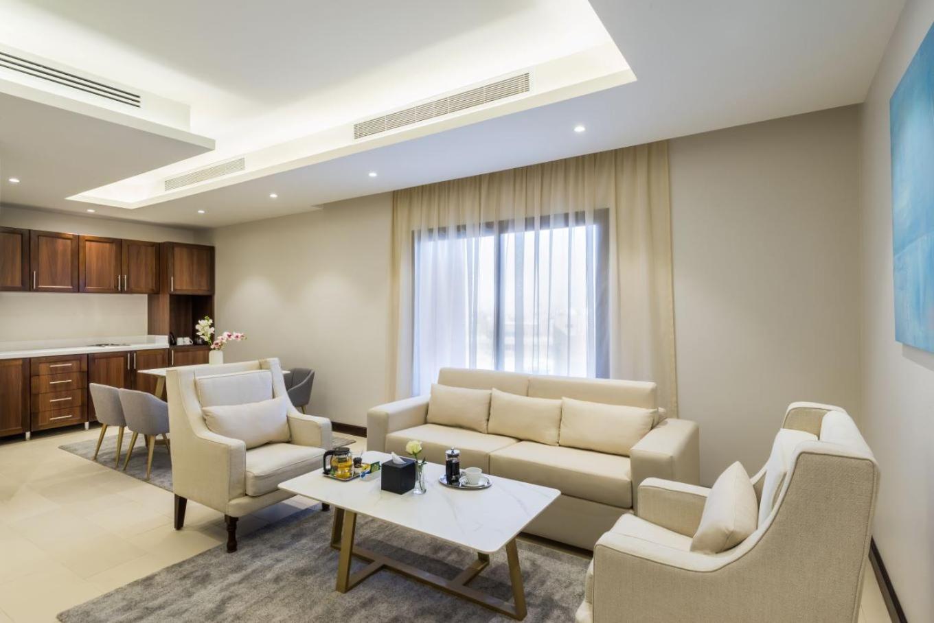 Junior King Suite - Non-Smoking - Photo 10