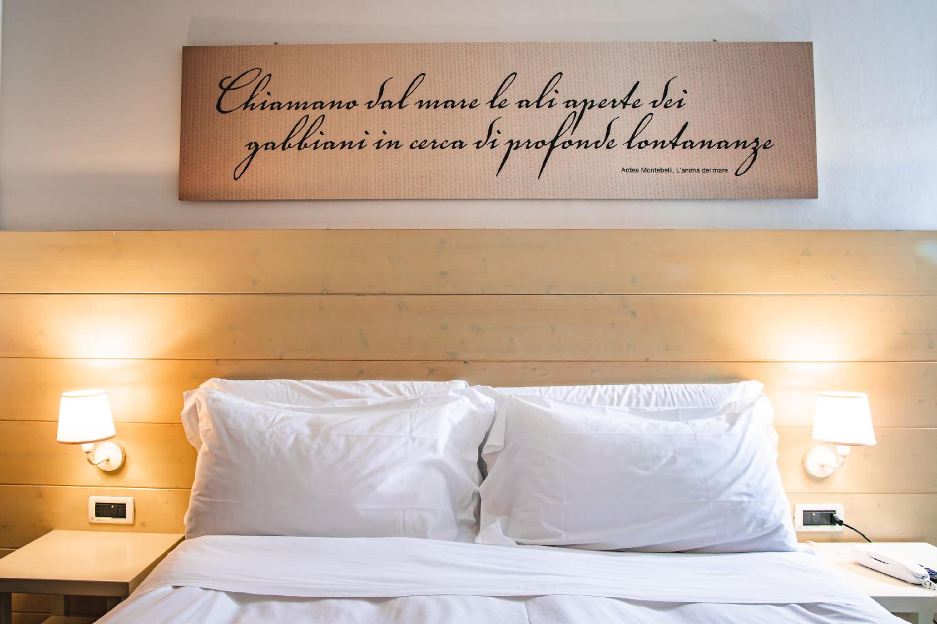 Deluxe Double or Twin Room - Photo 3