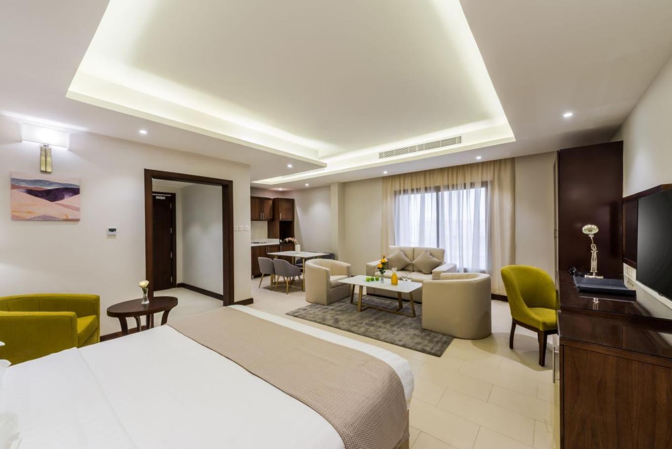 Junior King Suite - Non-Smoking - Photo 9