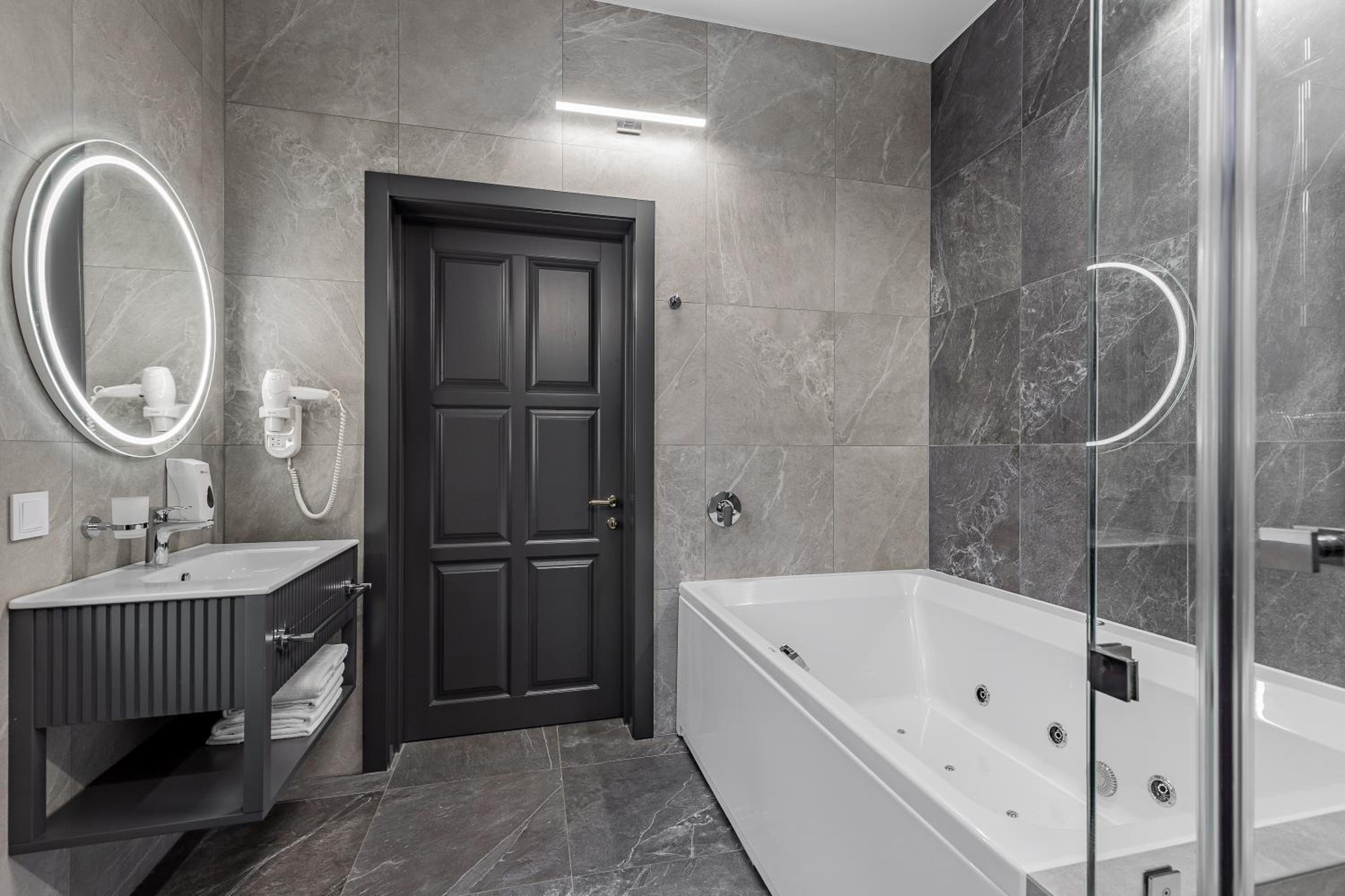 Two Bedroom Suite photo 3