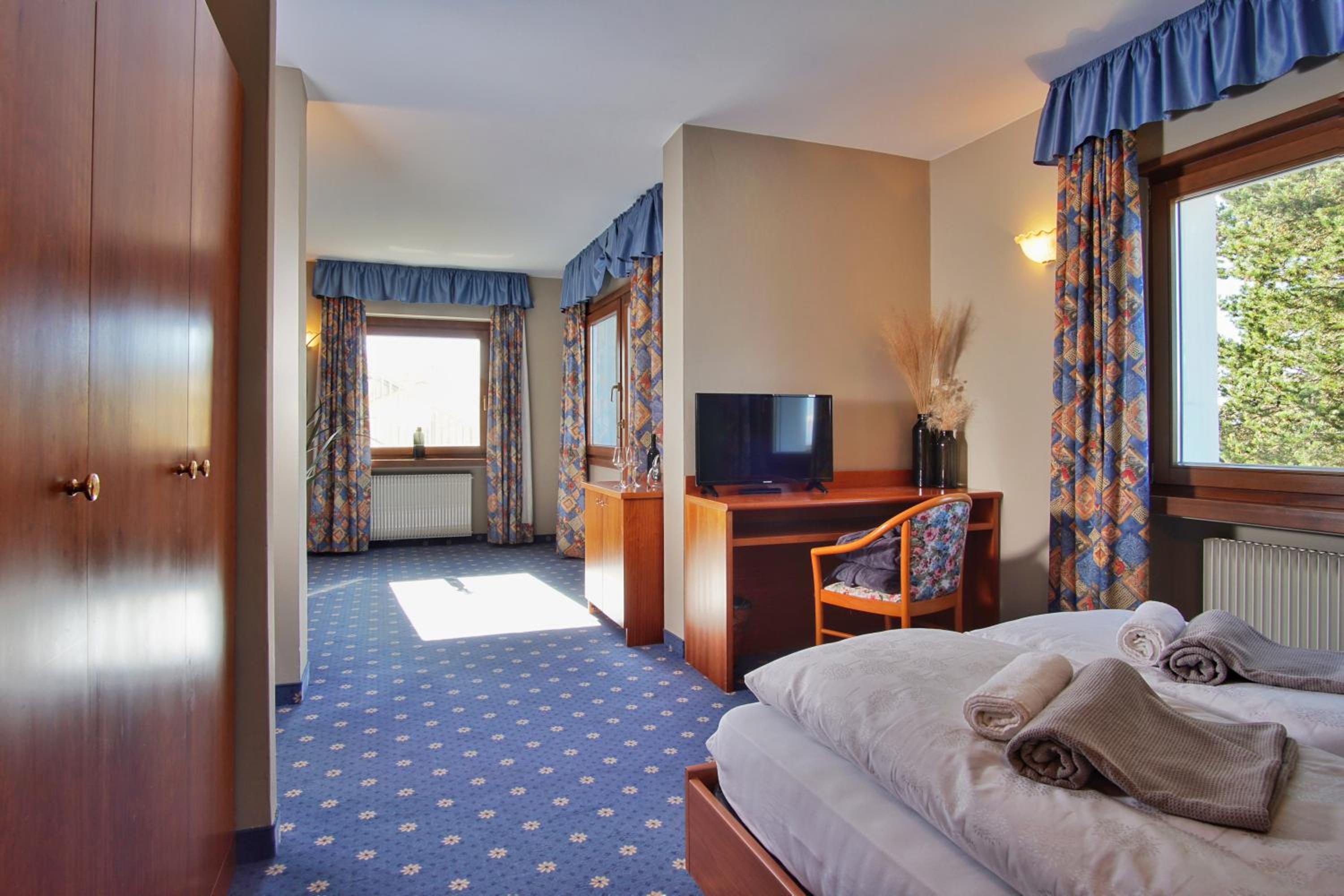 Deluxe Double Room - Photo 12