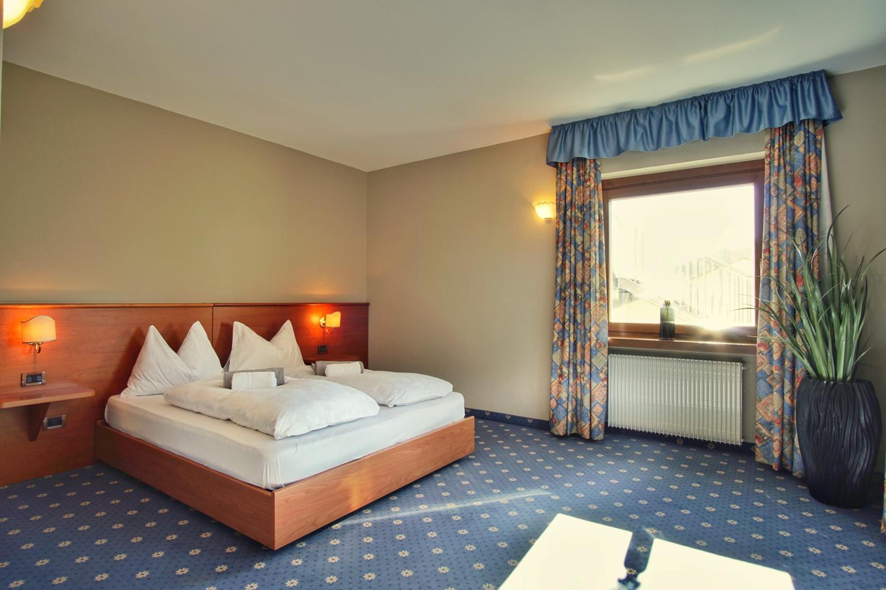 Deluxe Double Room - Photo 13