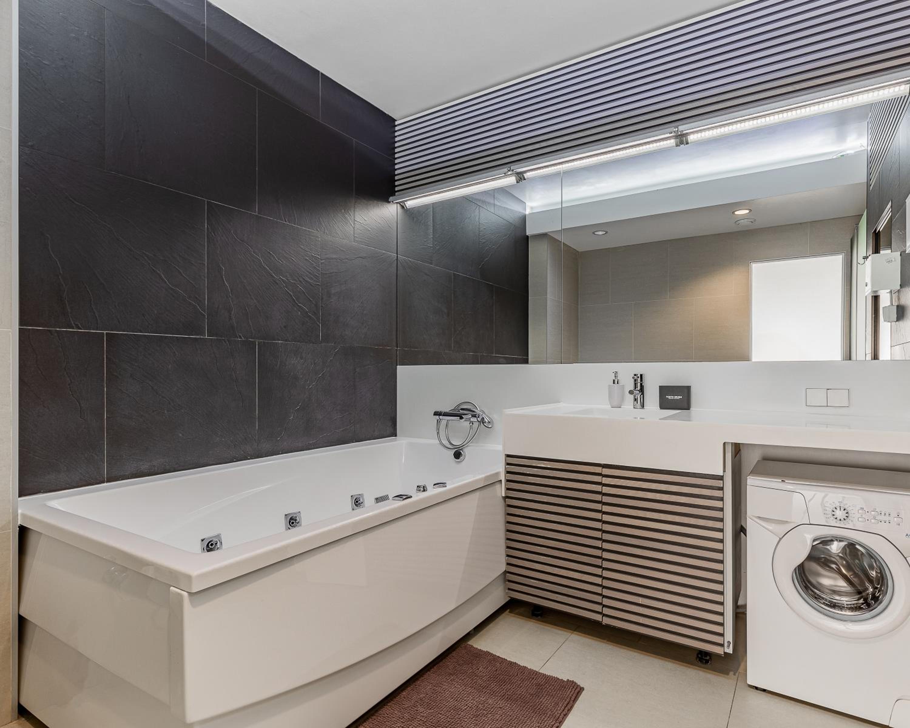 Studio Apartment photo 2