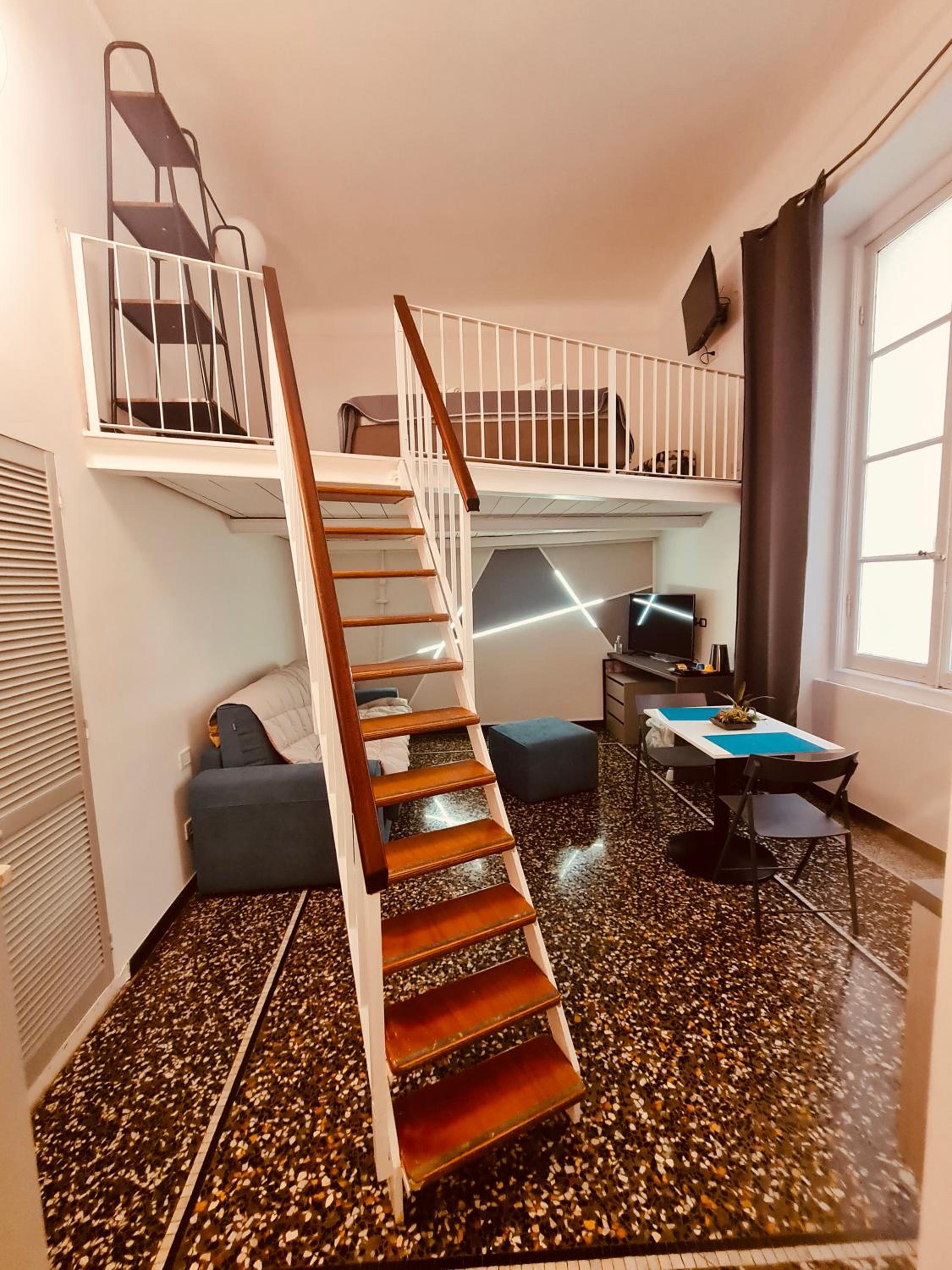 One-Bedroom Apartment