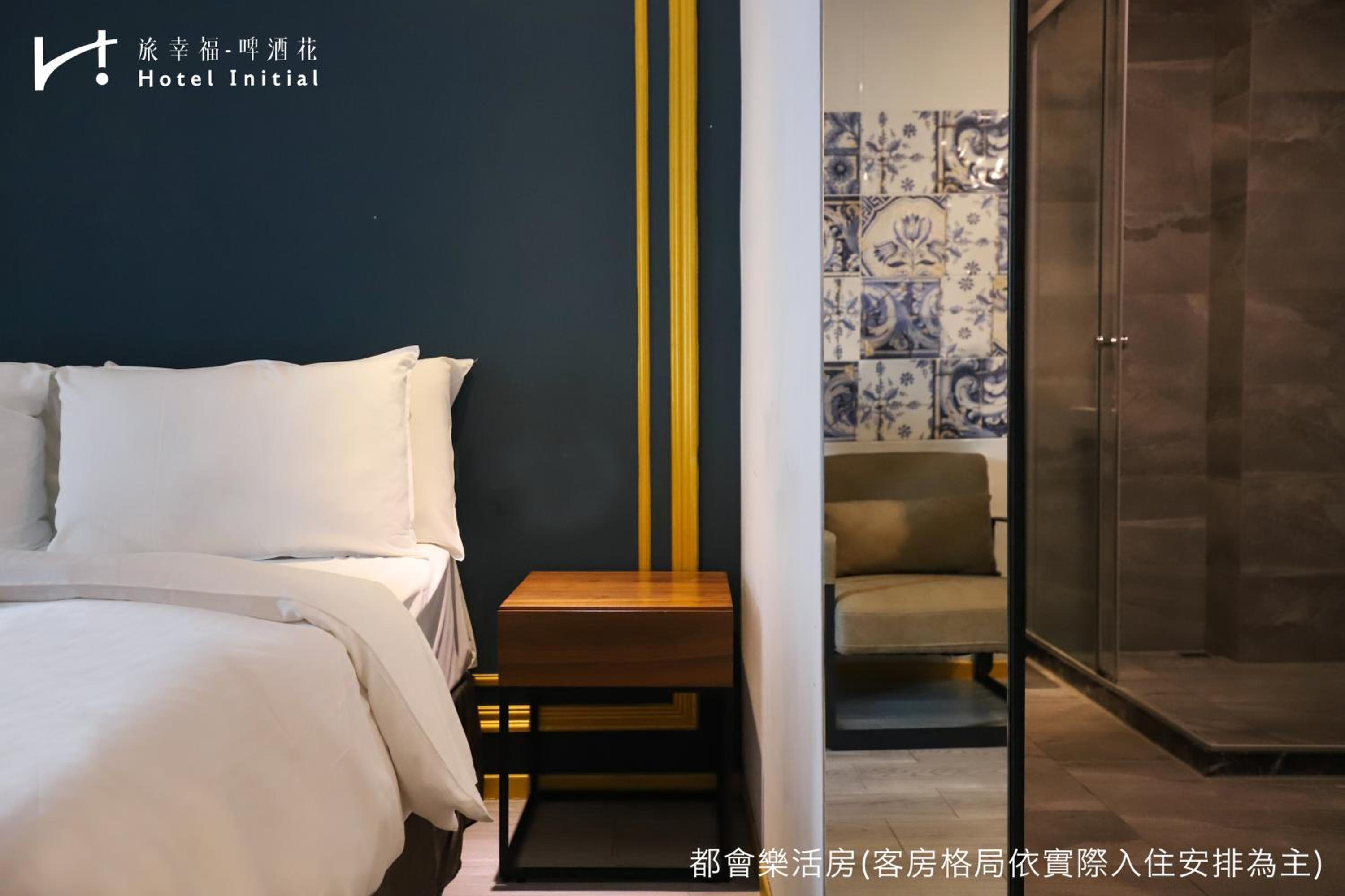 Available room thumbnail 5