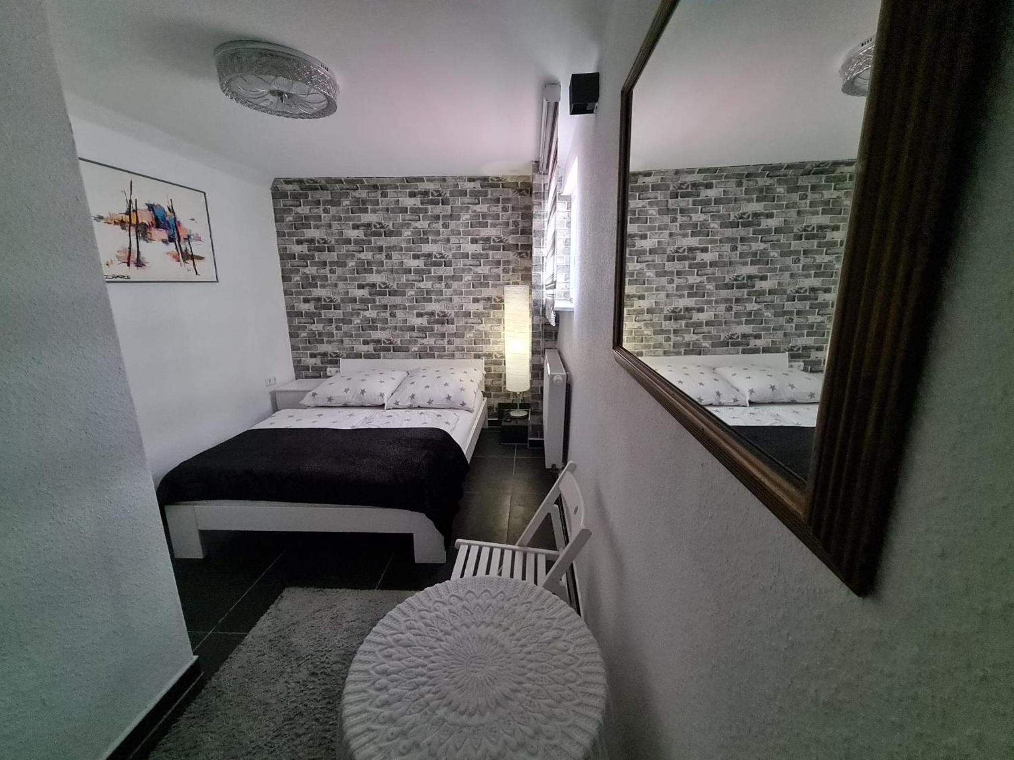 Double Room with Private Bathroom photo 1