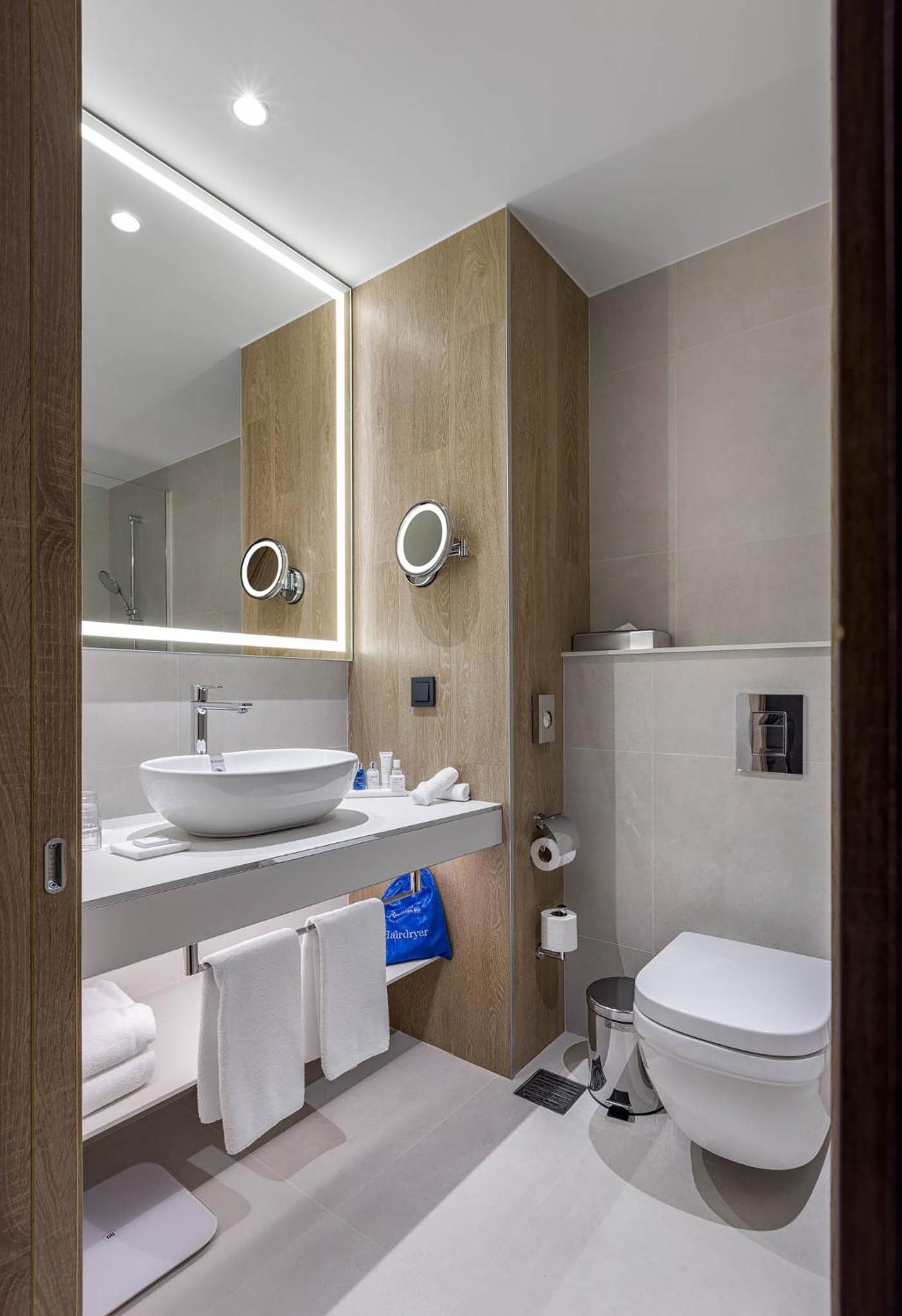 Junior Suite - Low Floor - Photo 5