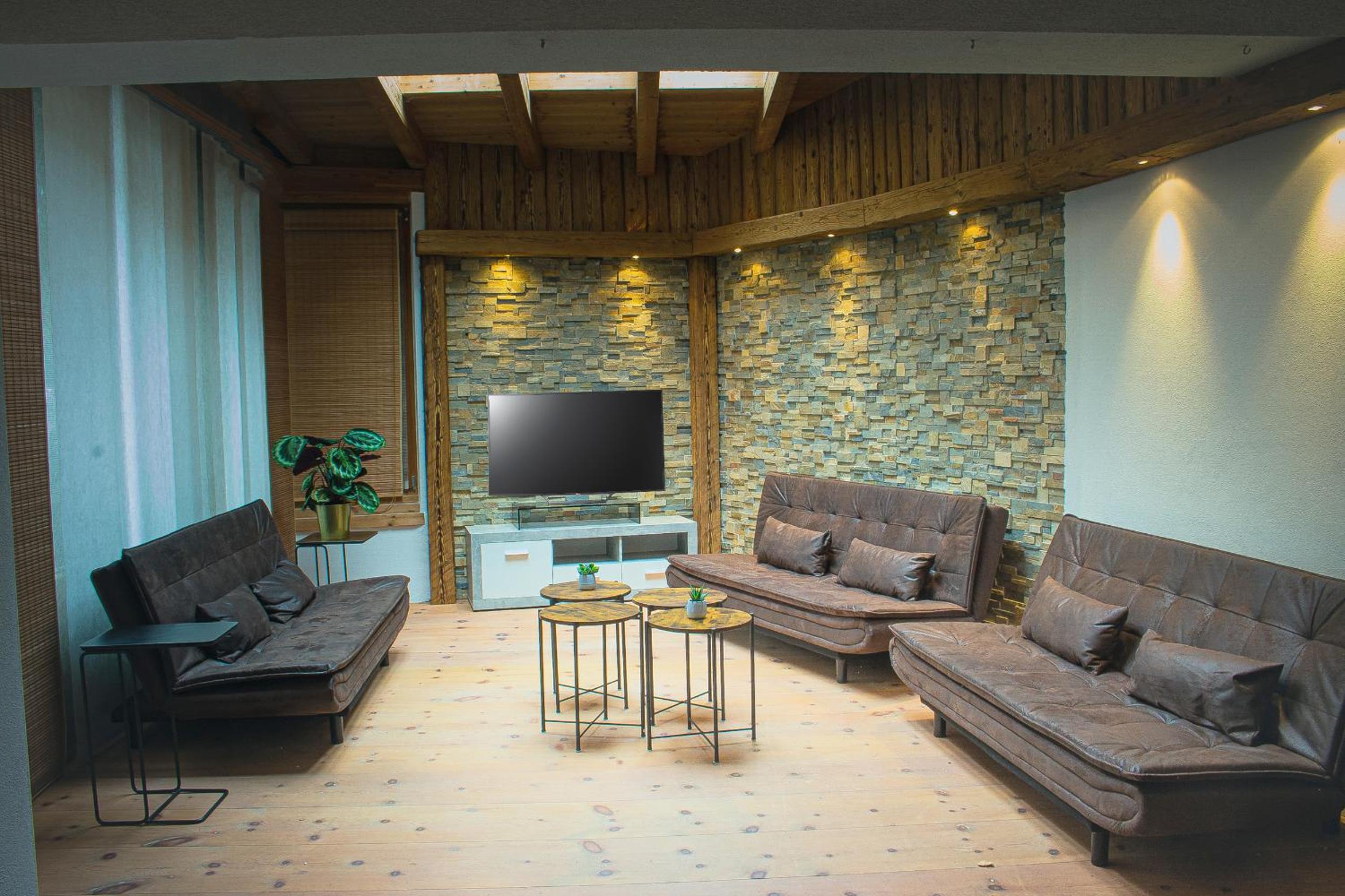 Three-Bedroom Apartment with Bathroom