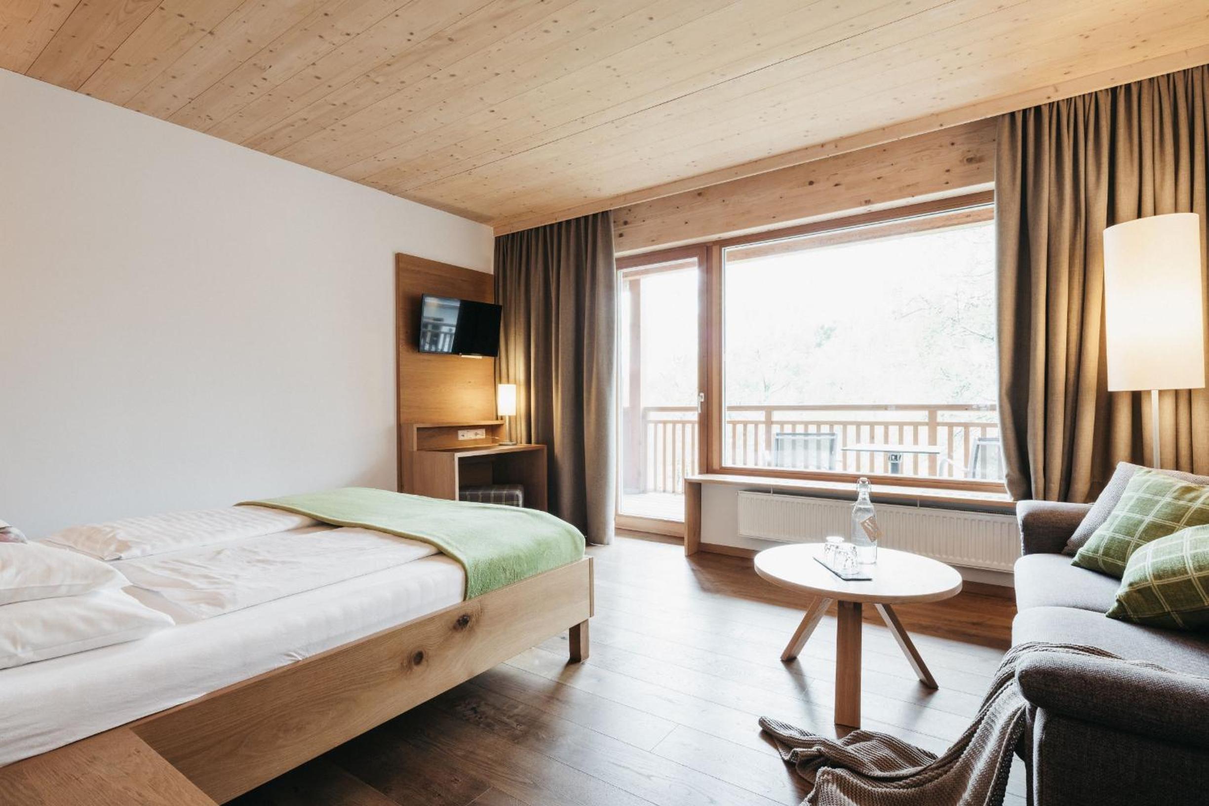 Deluxe Double Room with Balcony photo 1