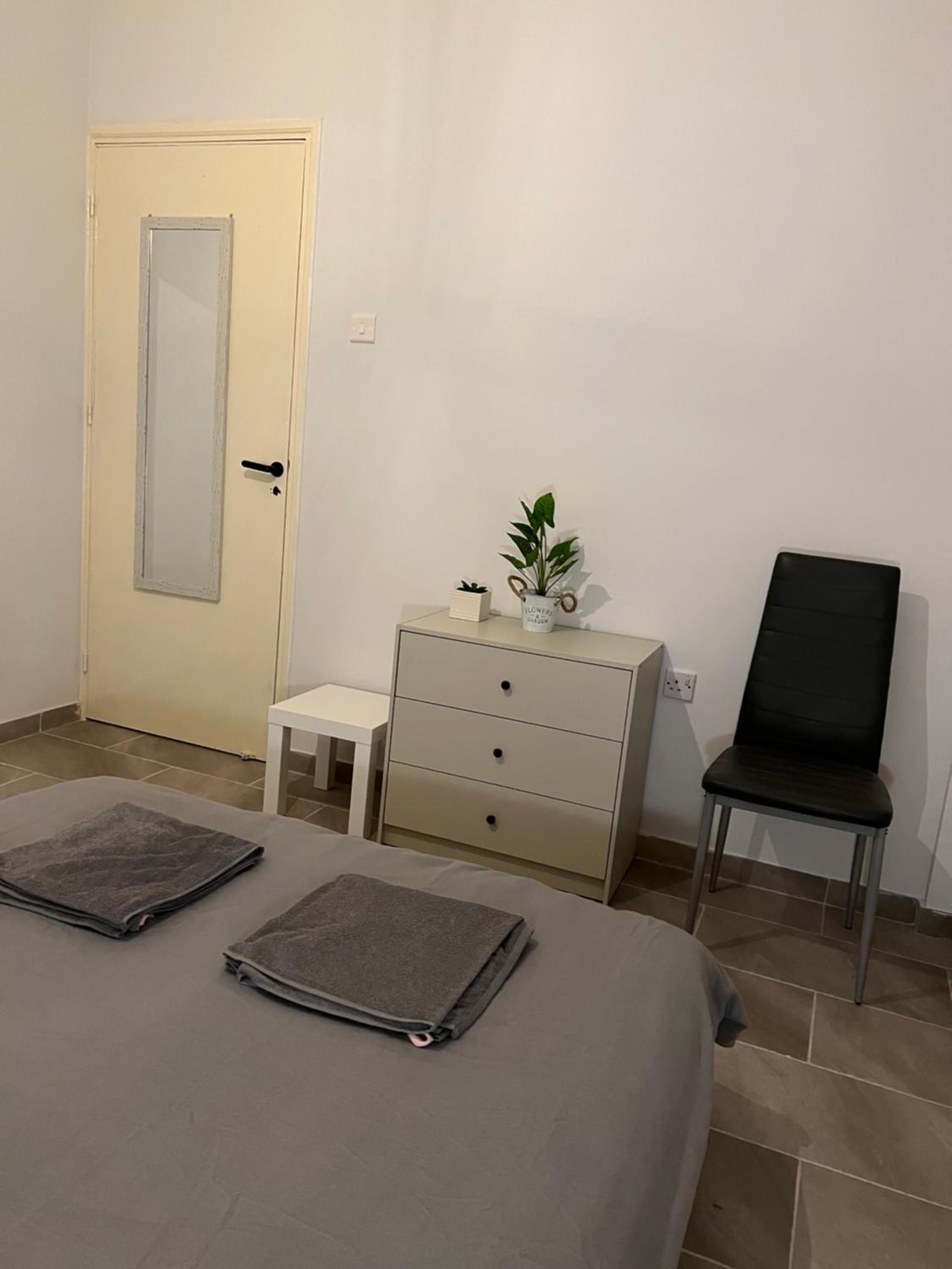 Double Room - Photo 2