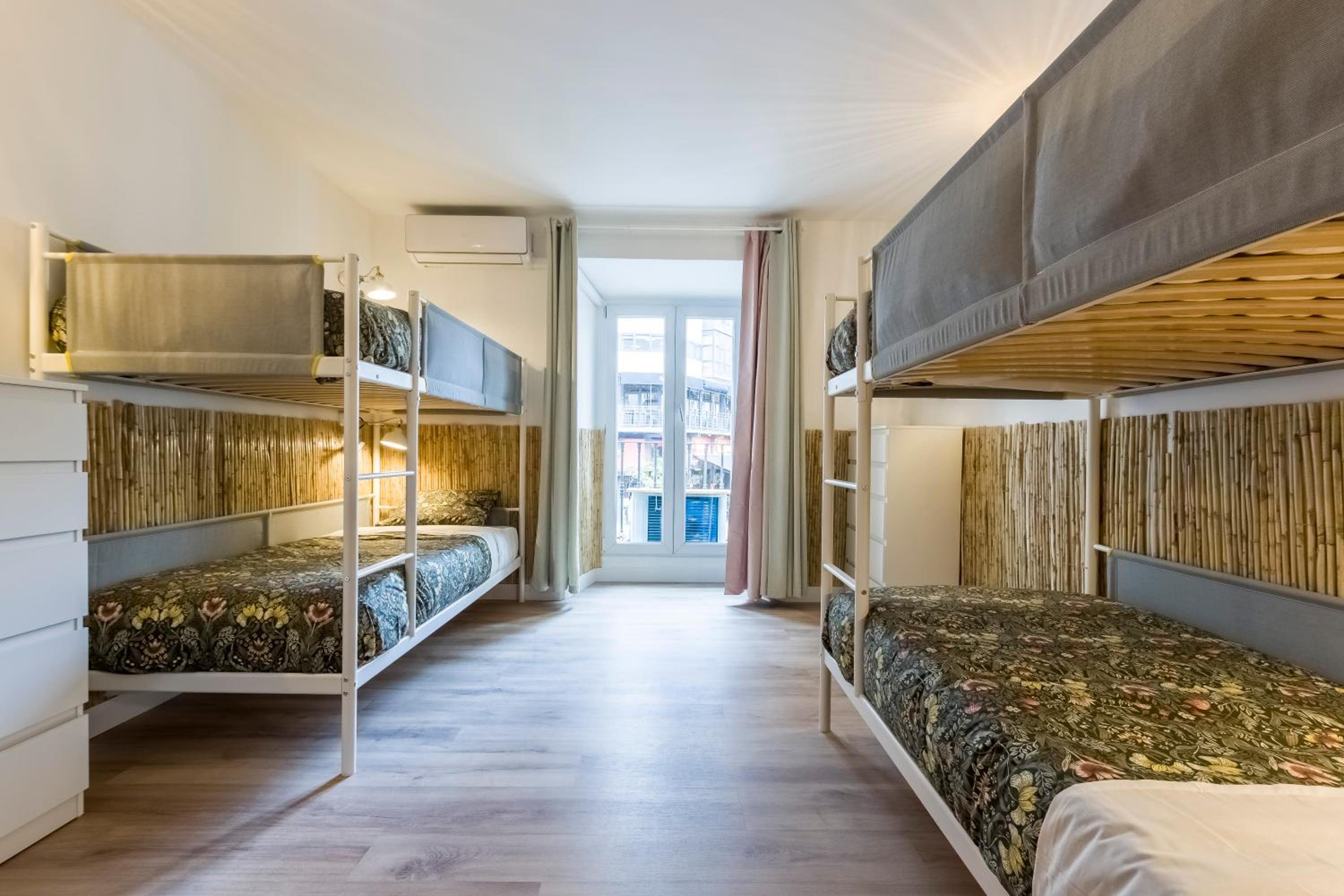 Single Bed in 10-Bed Dormitory Room photo 2