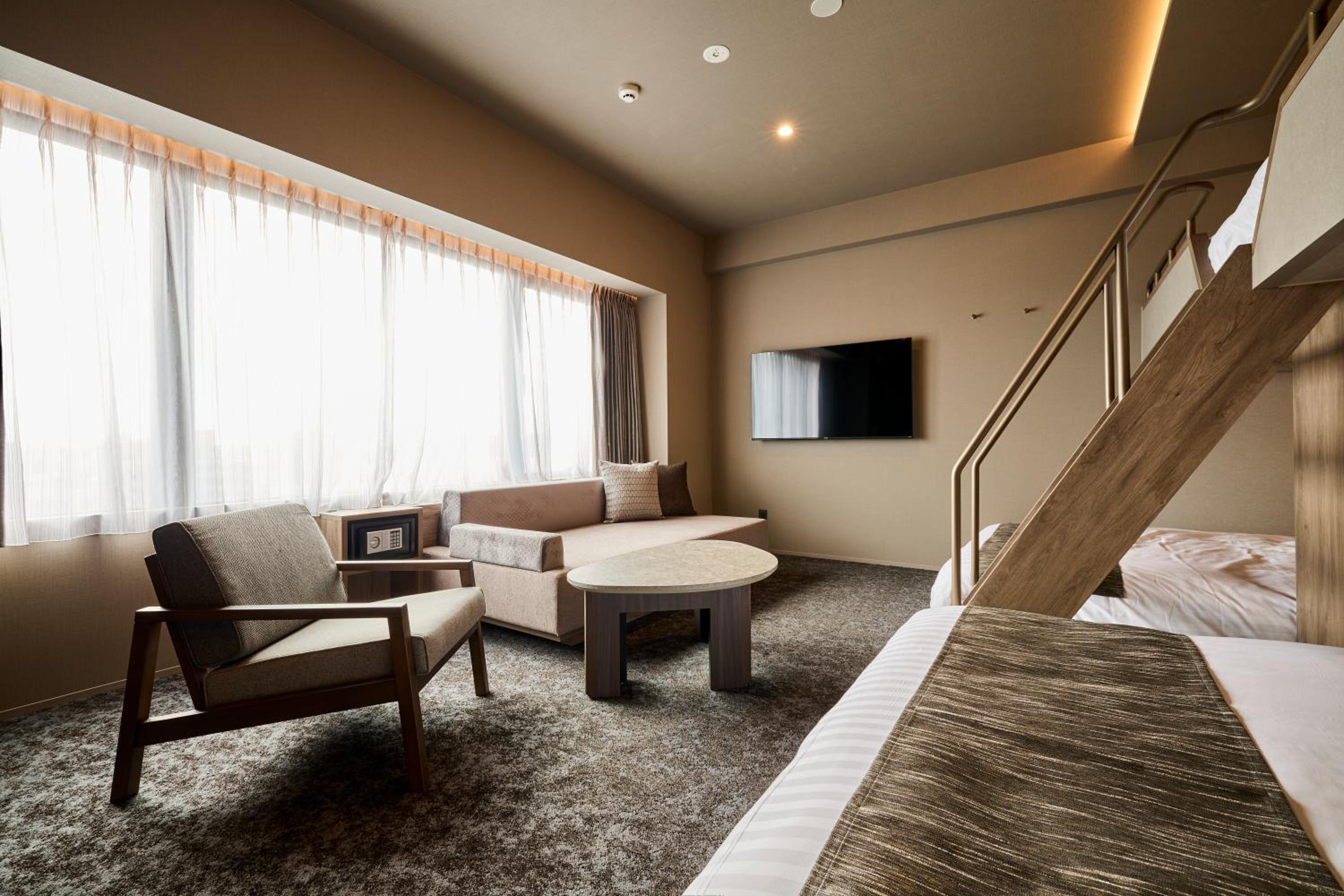 Executive Bunk Bed Room - High Floor photo 2