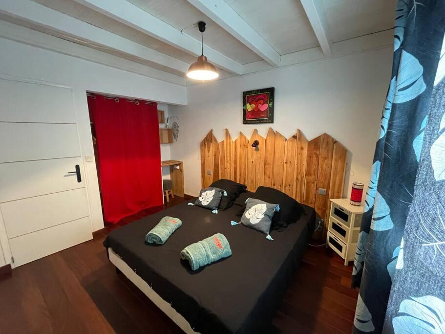 Three-Bedroom House photo 3
