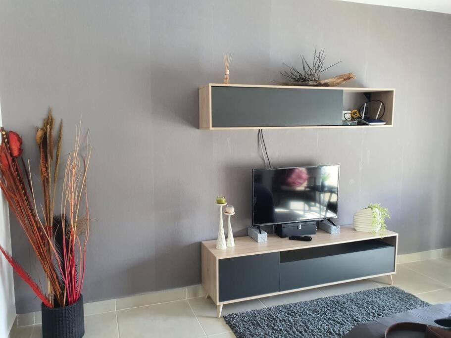 Two-Room Apartment - Photo 1
