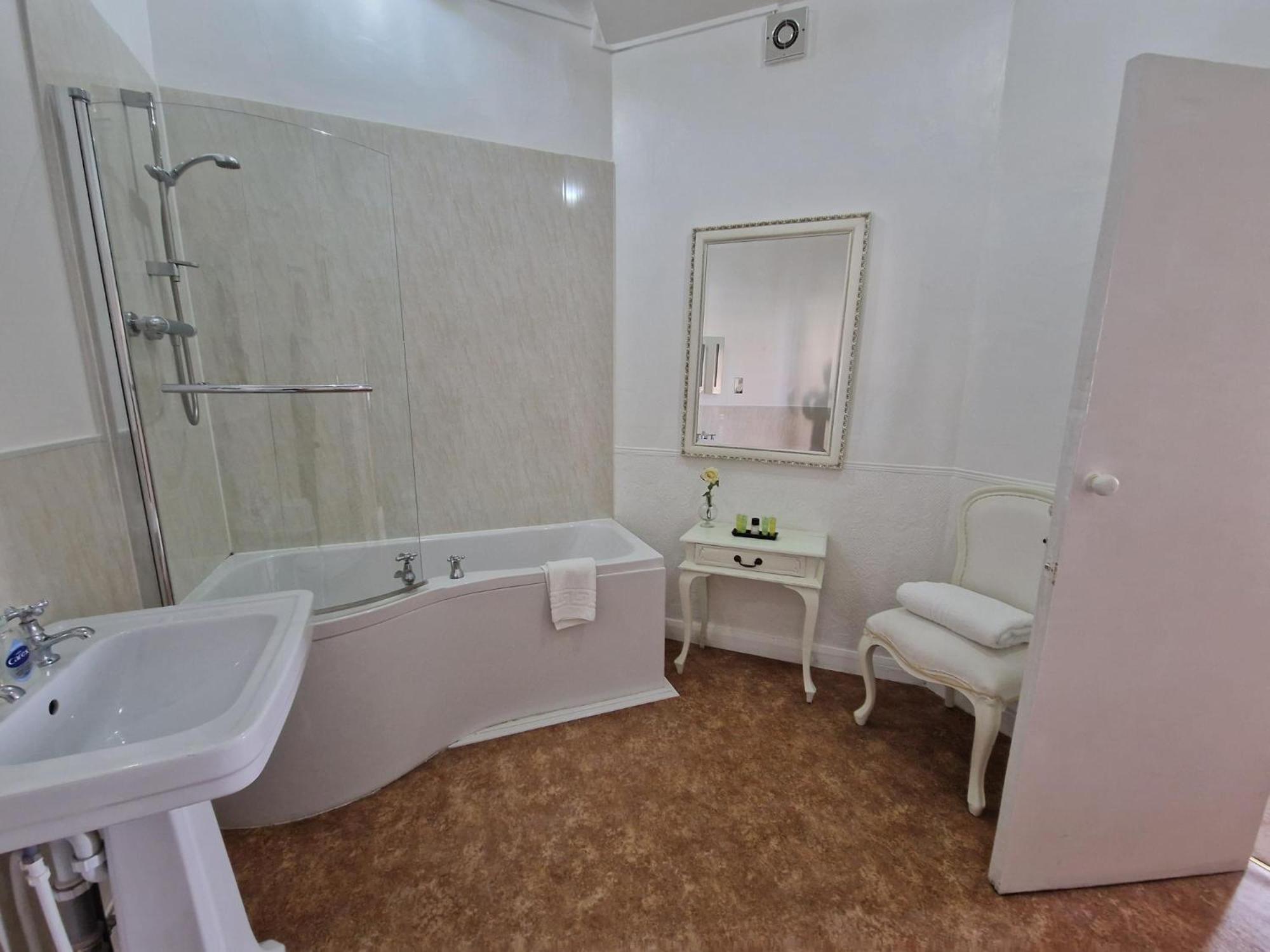 Standard Double Room photo 3