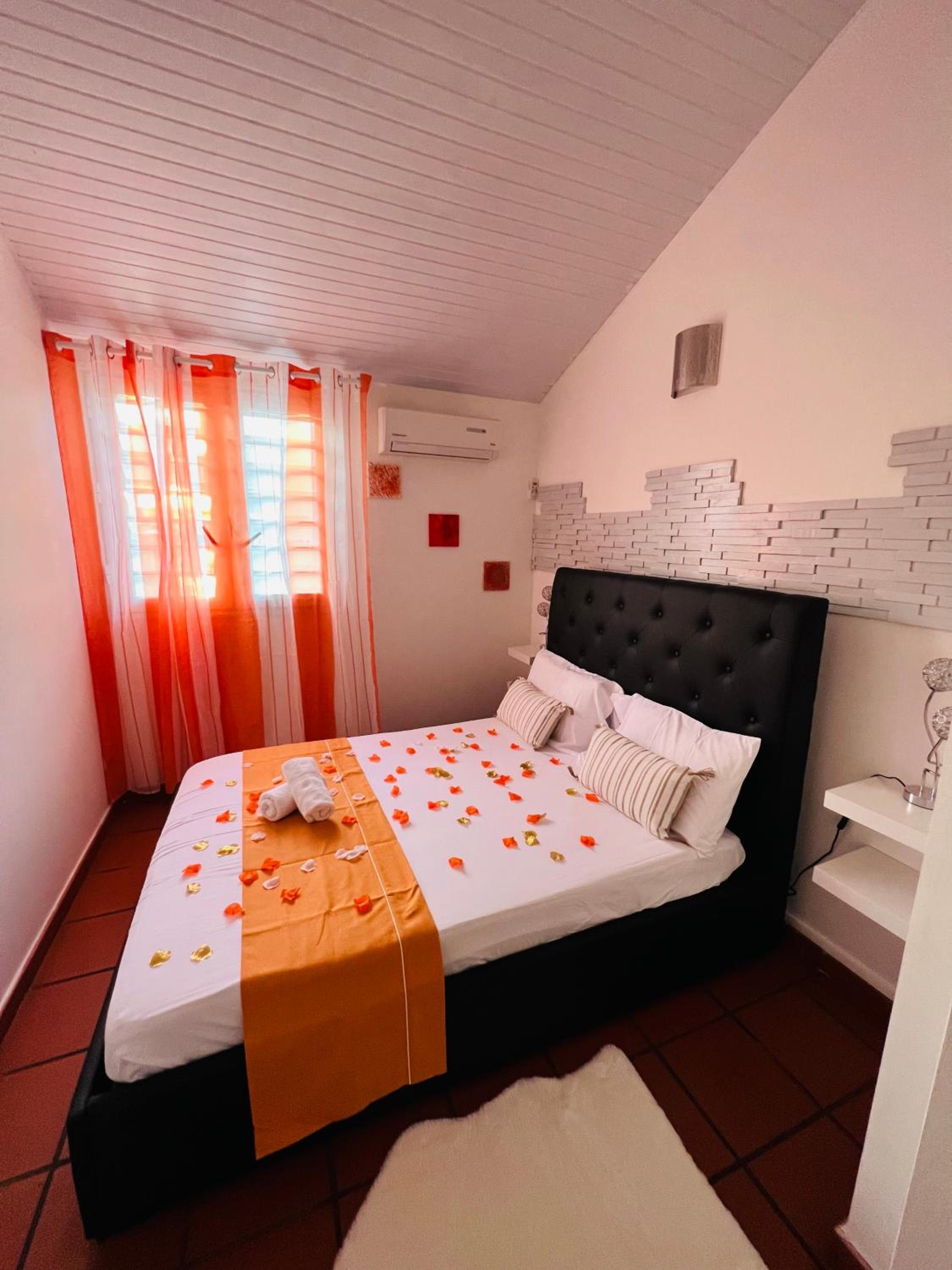 Three-Bedroom Villa photo 1