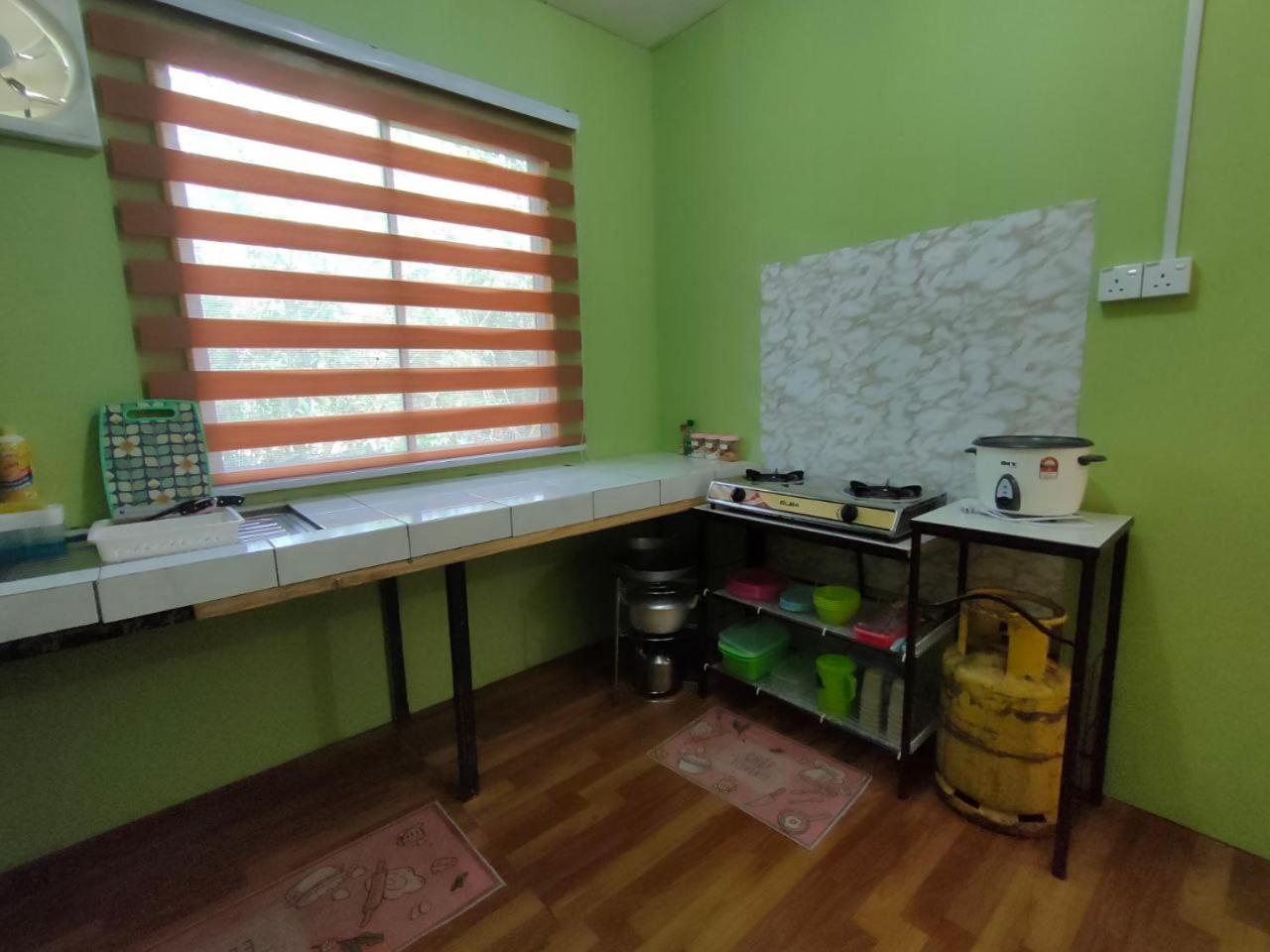 Three-Bedroom House photo 3