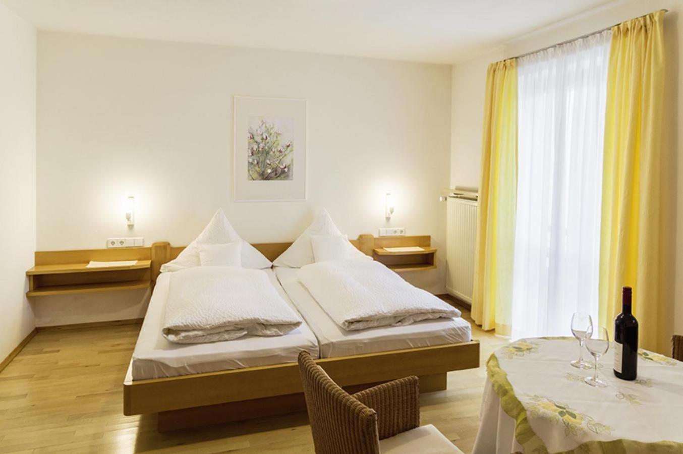 Large Double Room photo 3