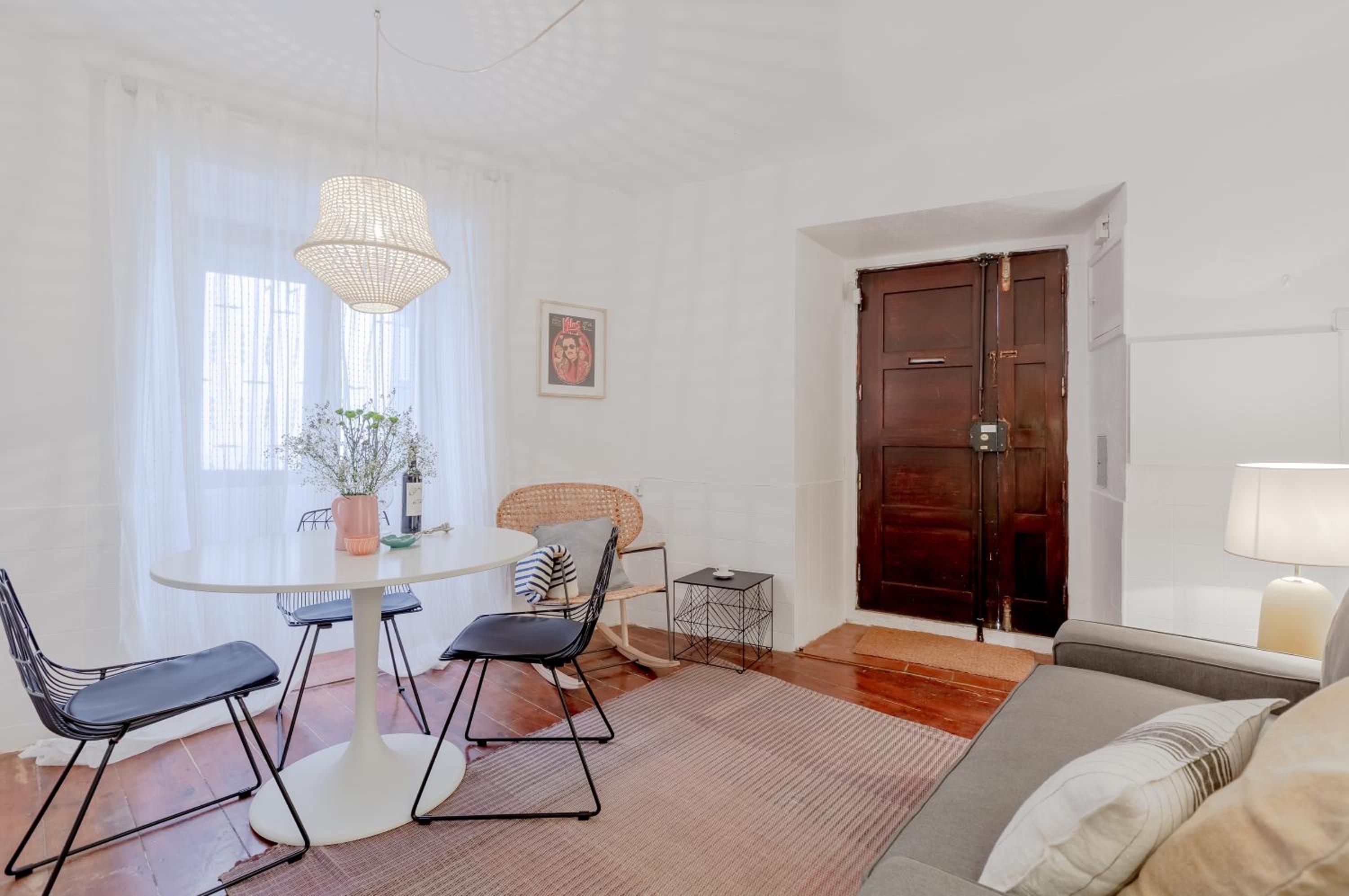 One-Bedroom Apartment - Photo 31