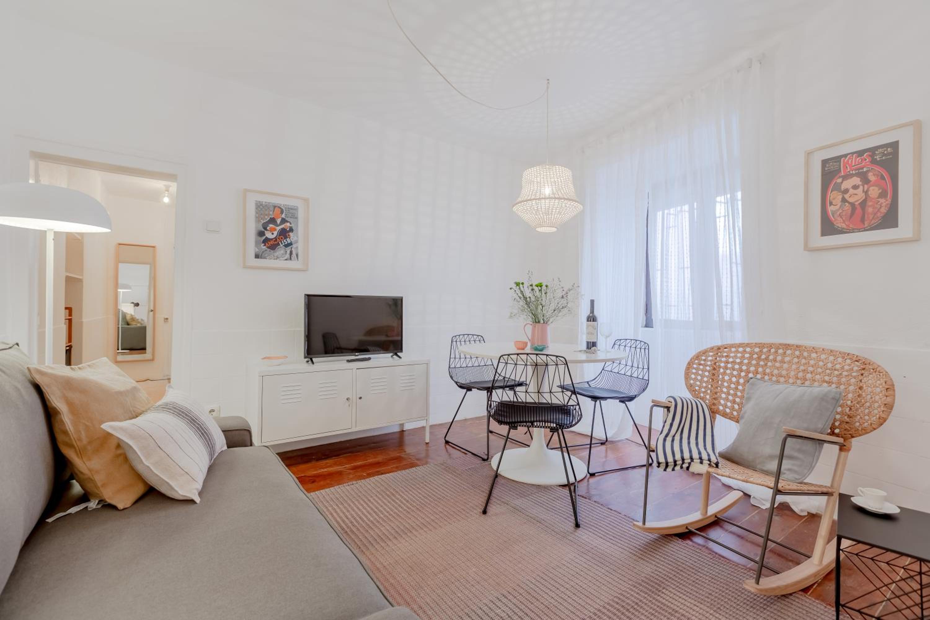 One-Bedroom Apartment - Photo 8