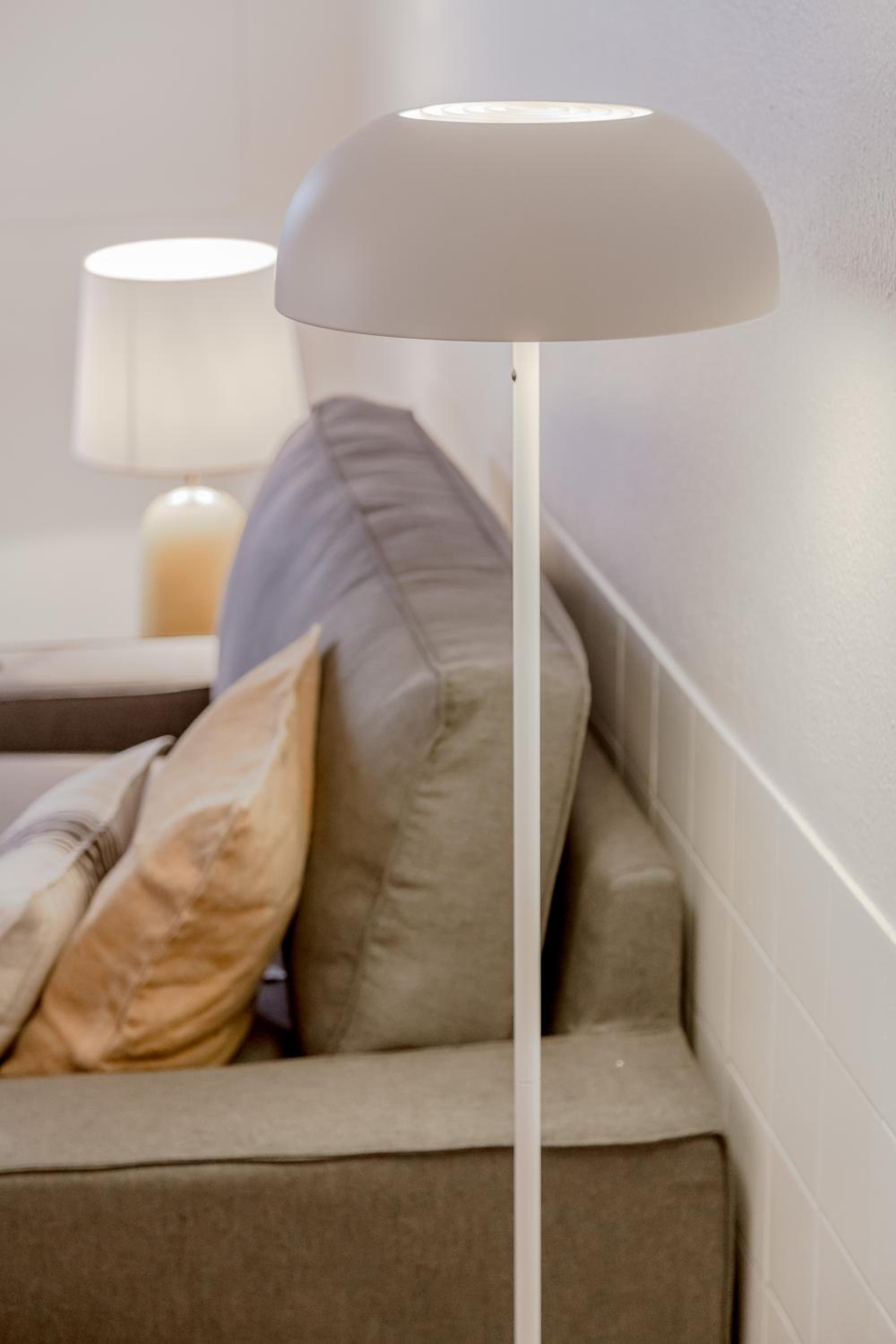 One-Bedroom Apartment - Photo 12