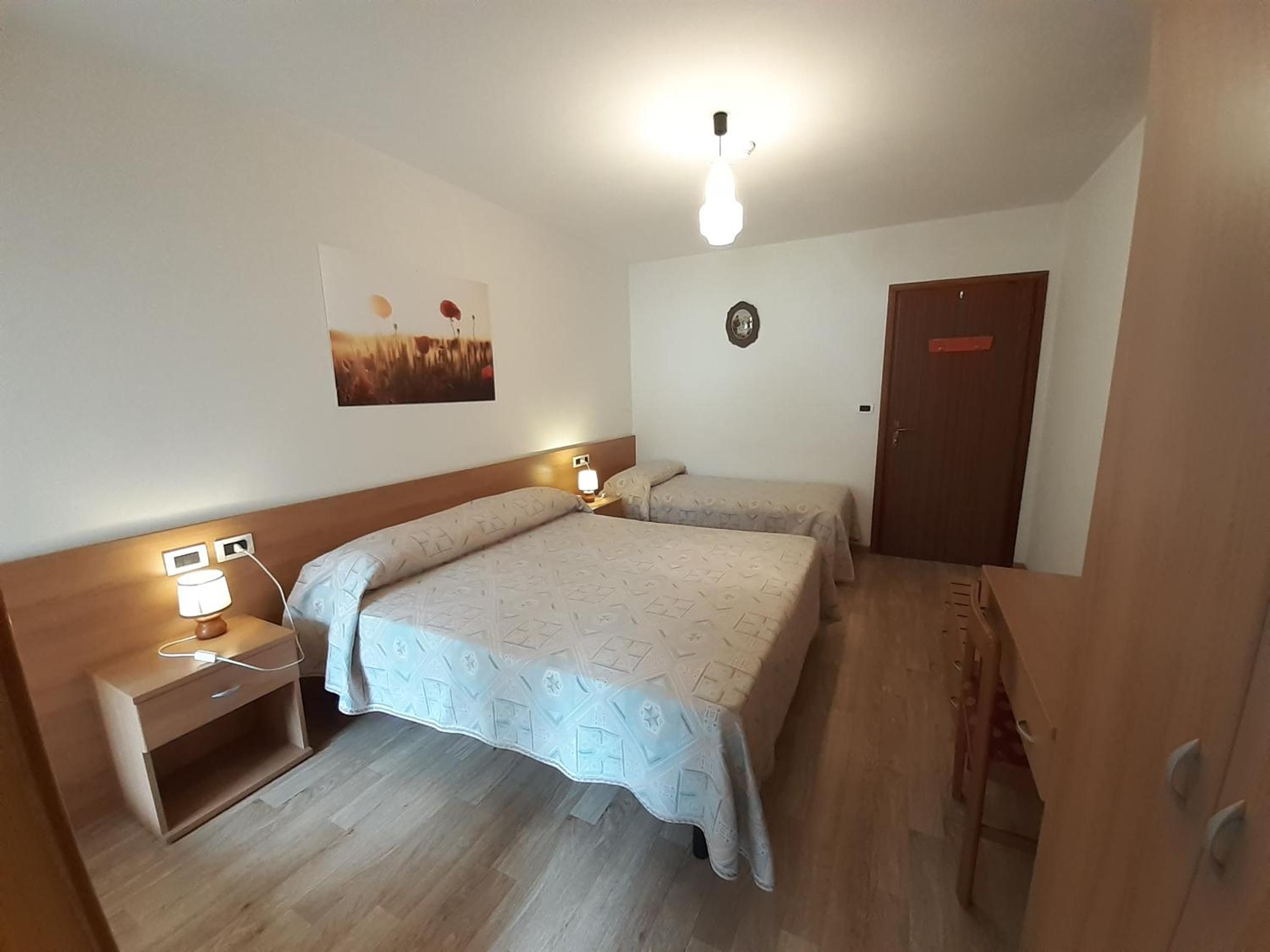 Triple Room with Balcony - Photo 3