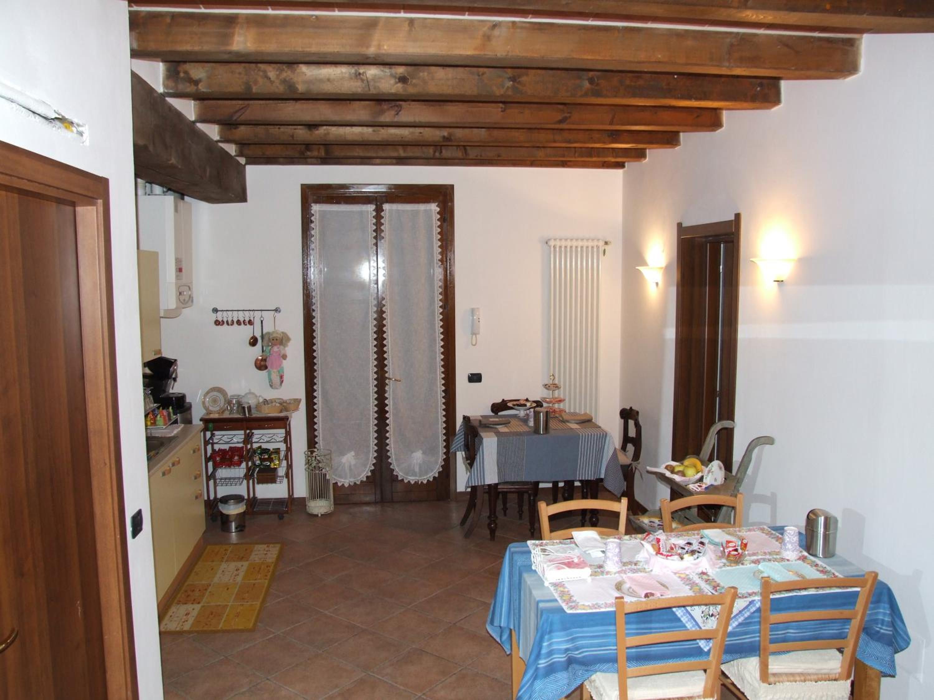 Double Room with Private Bathroom - Photo 8