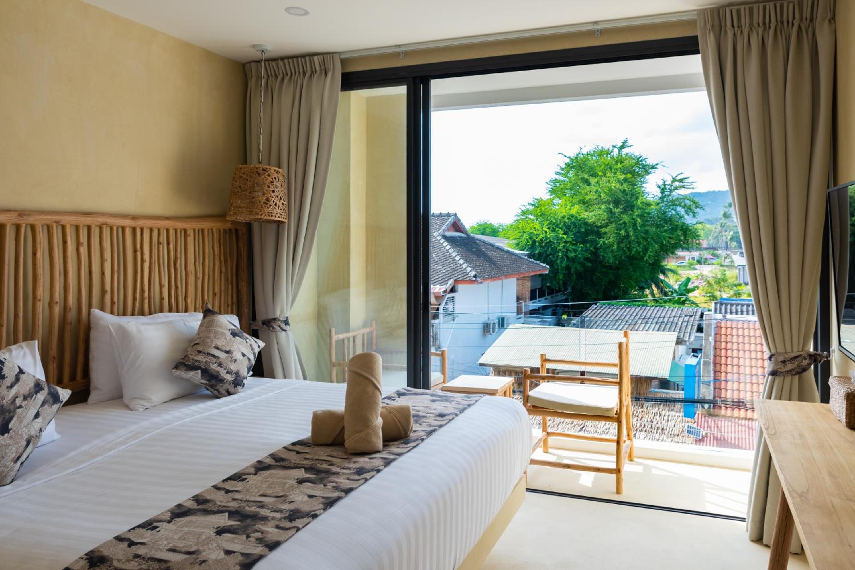 Deluxe Double Room with Balcony