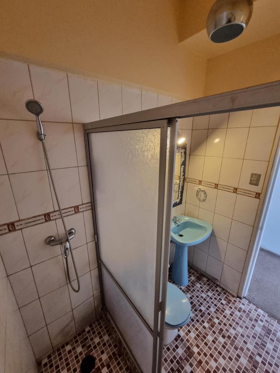 Twin Room with Bathroom photo 3