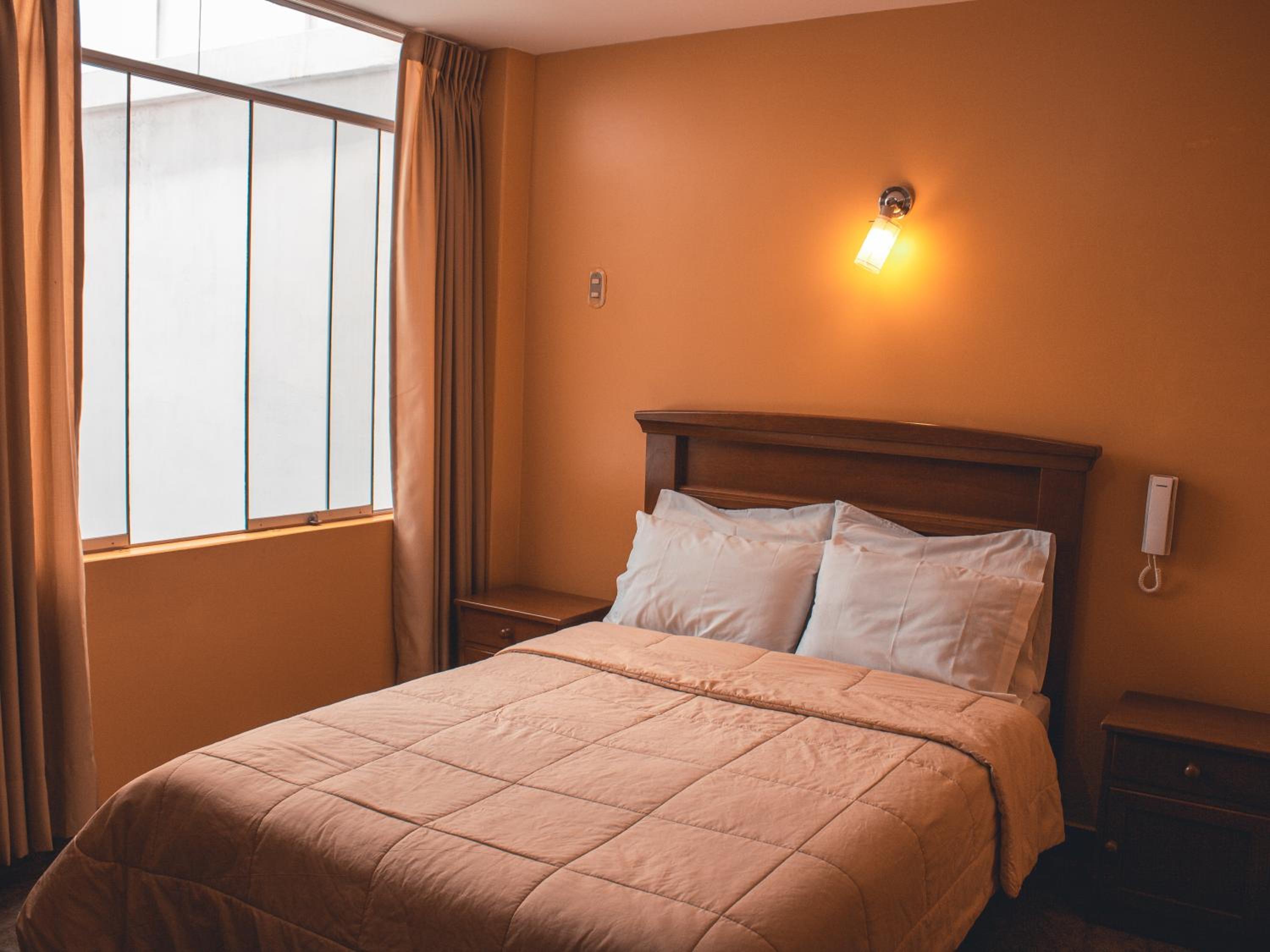 Standard Queen Room