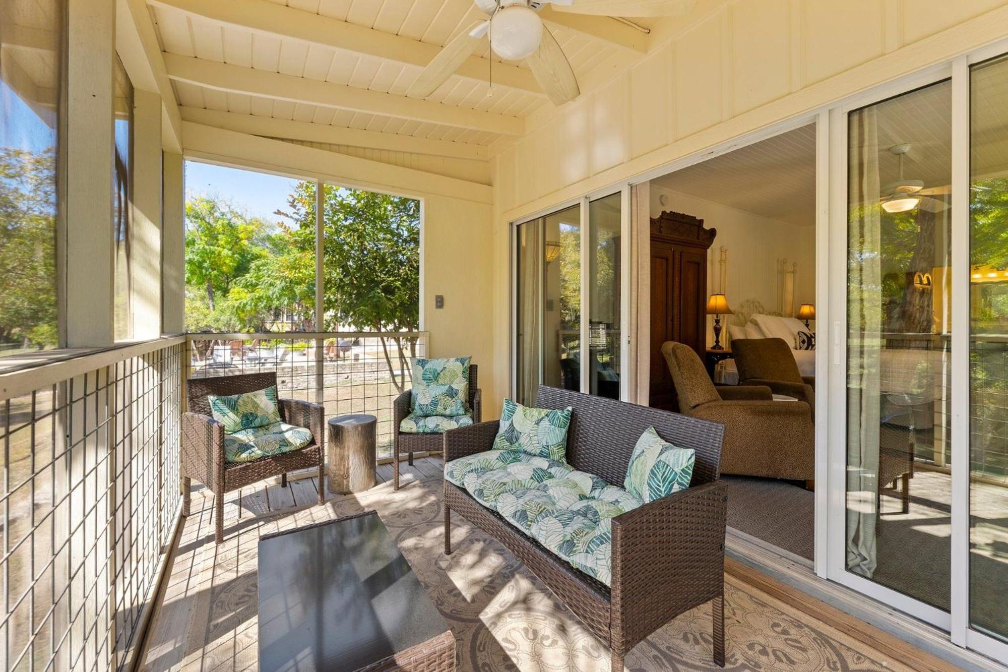 Superior King Suite - Photo 8