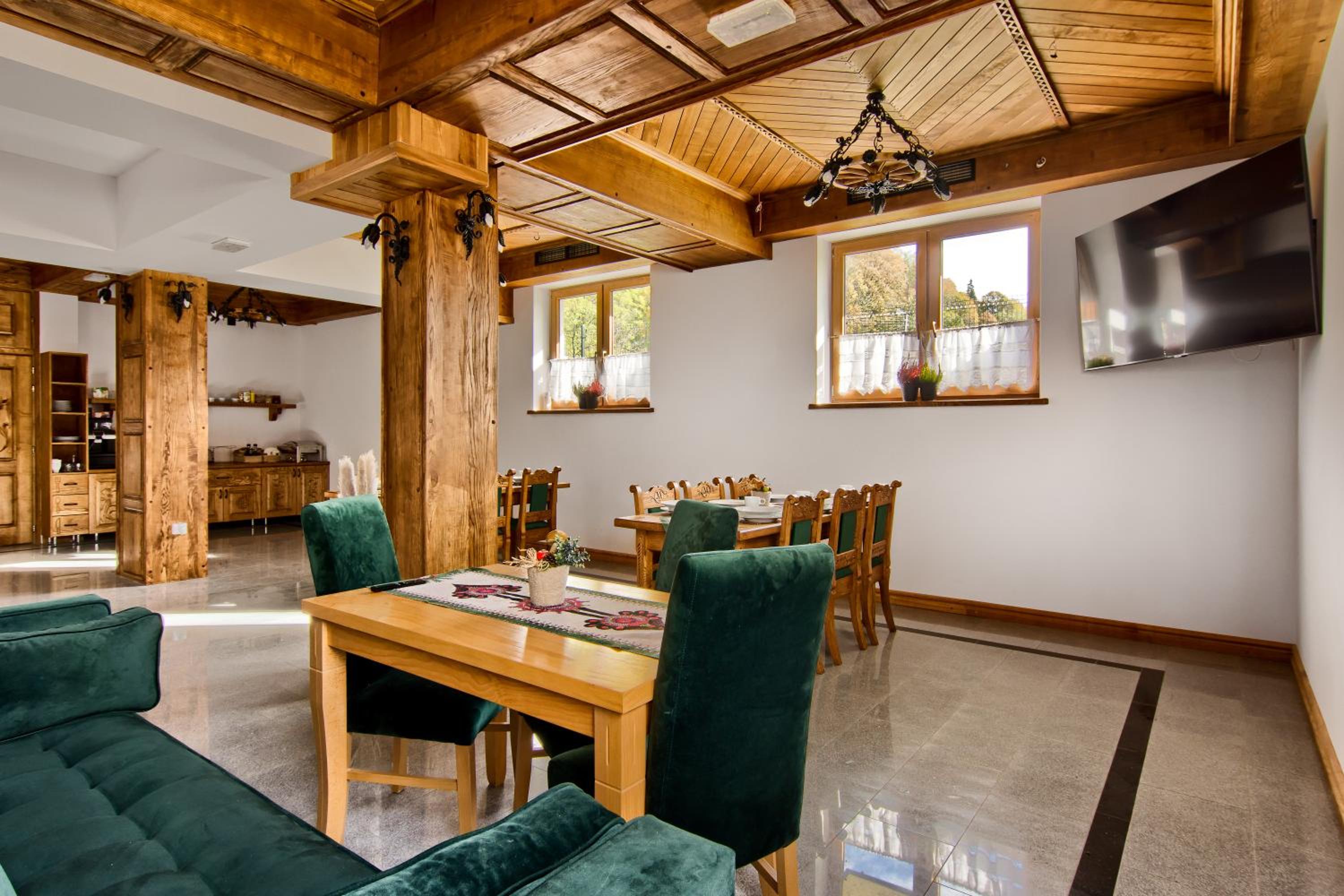 Triple Room with Private Bathroom - Photo 23