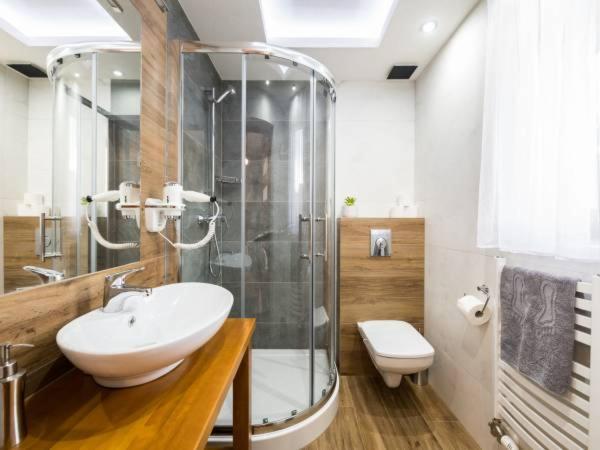 Triple Room with Private Bathroom - Photo 5