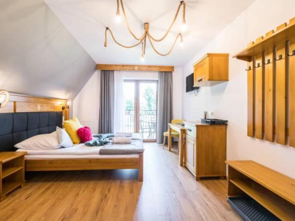 Triple Room with Private Bathroom - Photo 16