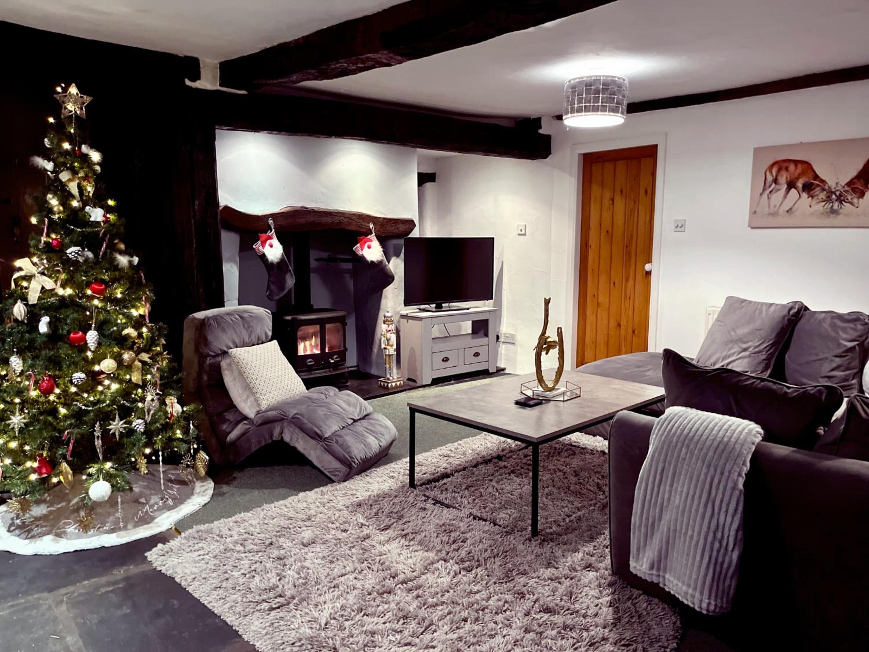 Two-Bedroom Apartment - Photo 12