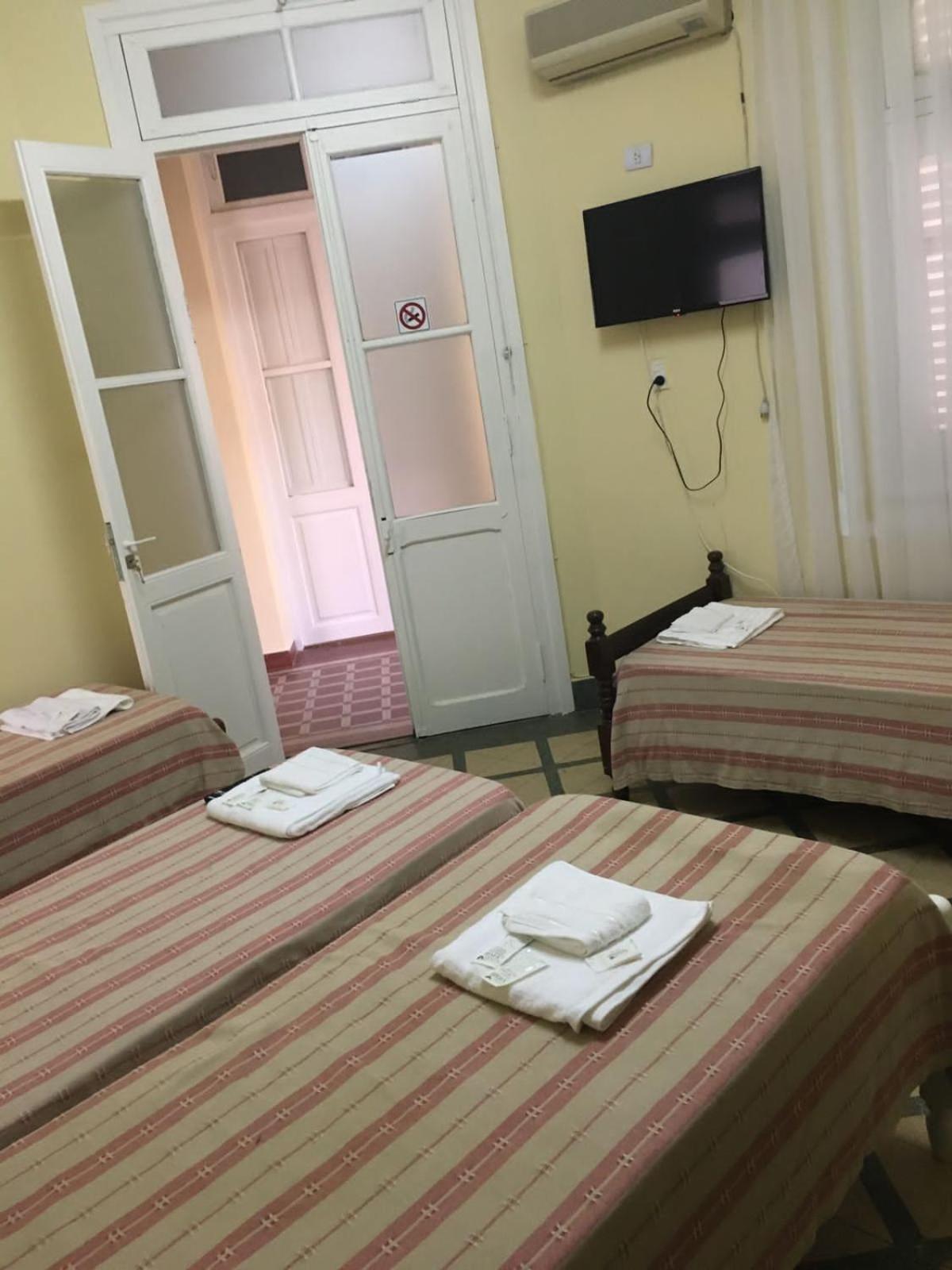 Quadruple Room With Private Bathroom photo 1