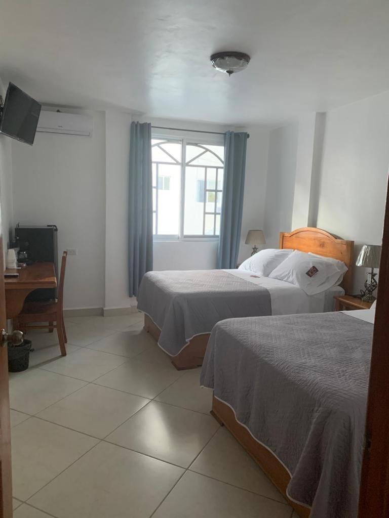 Double Room with Private Bathroom - Photo 4