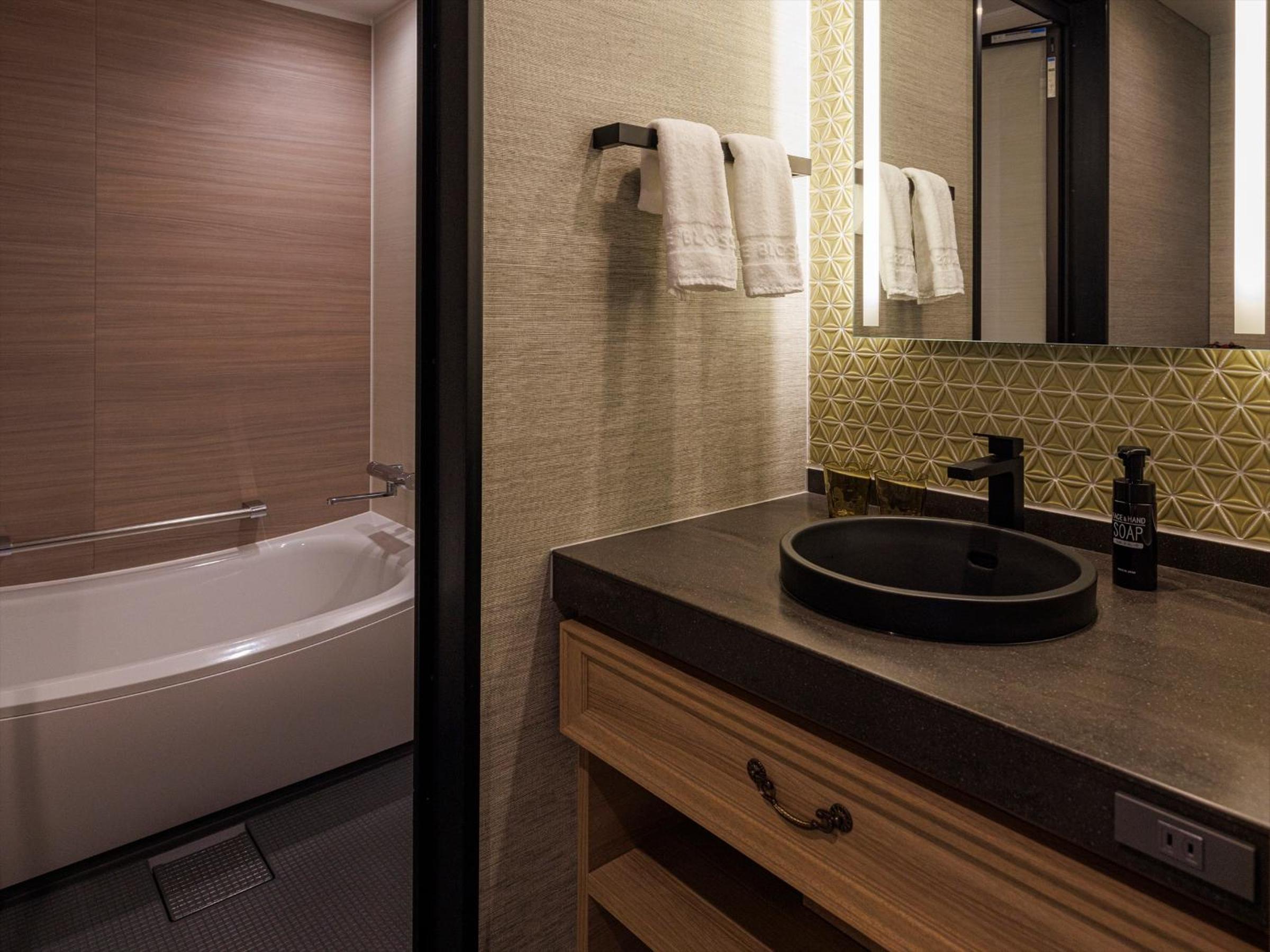 Deluxe Twin Room (2 Adults) - Photo 6