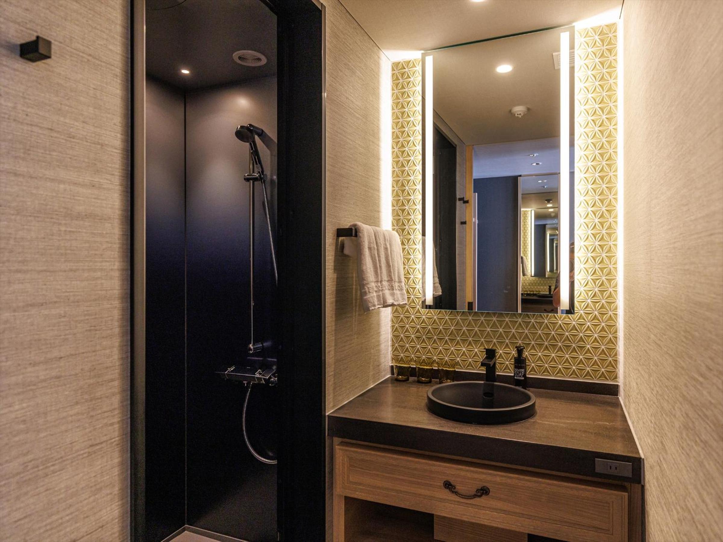 Moderate Triple Room (3 Adults) - Photo 3