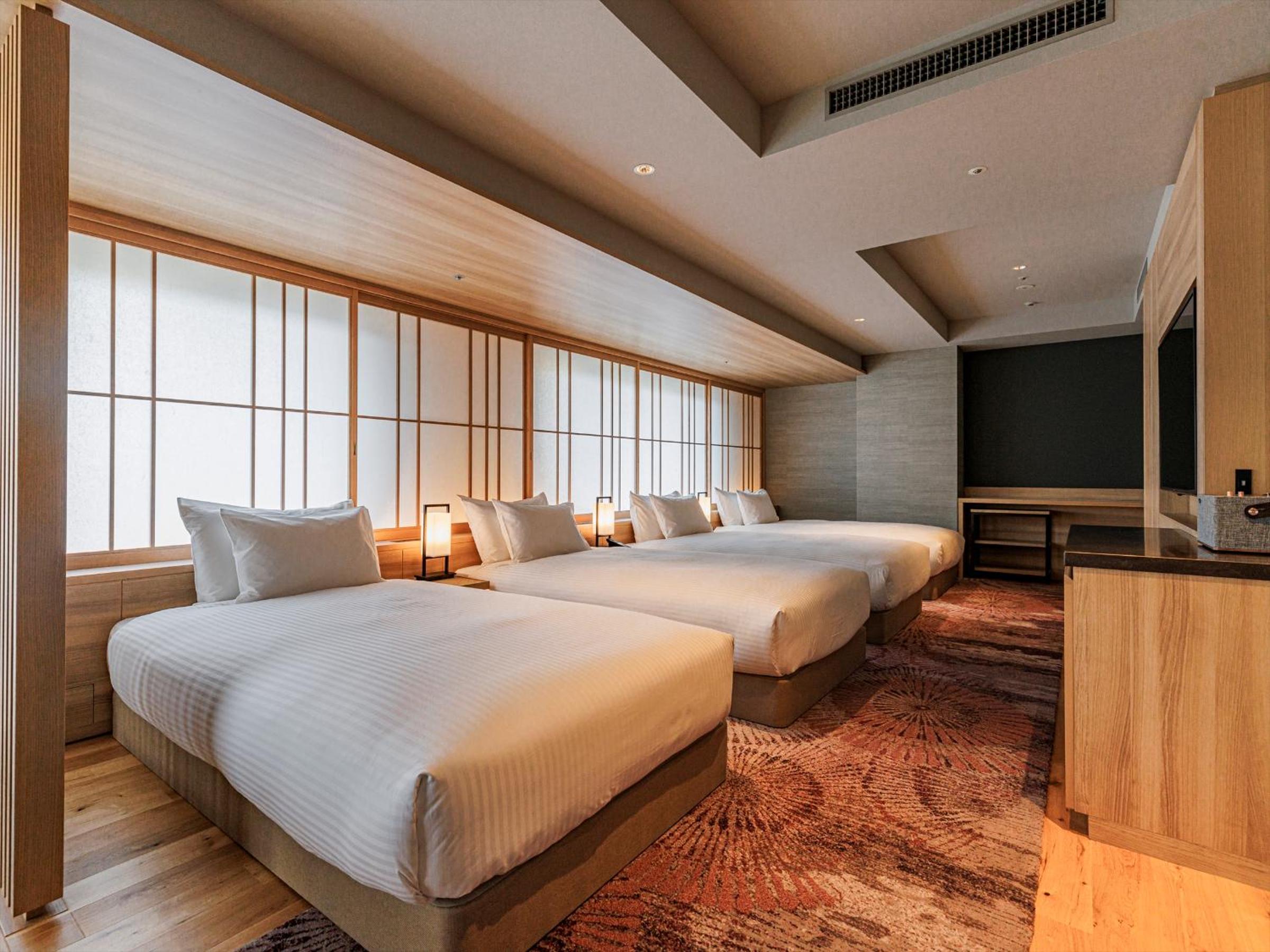 Deluxe Quadruple Room with Tatami Area (4 Adults) - Photo 1
