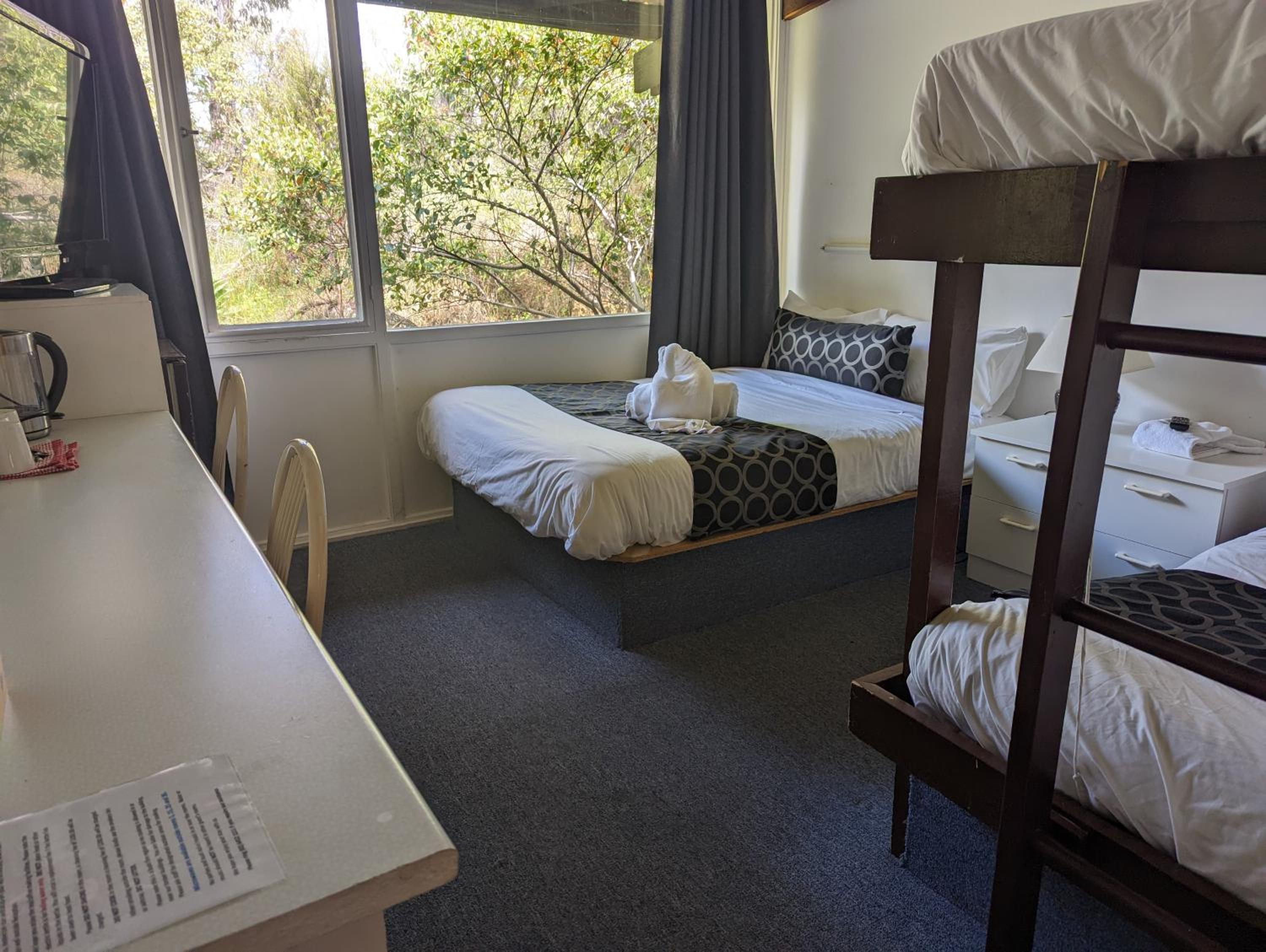King Room with Two King Beds photo 2