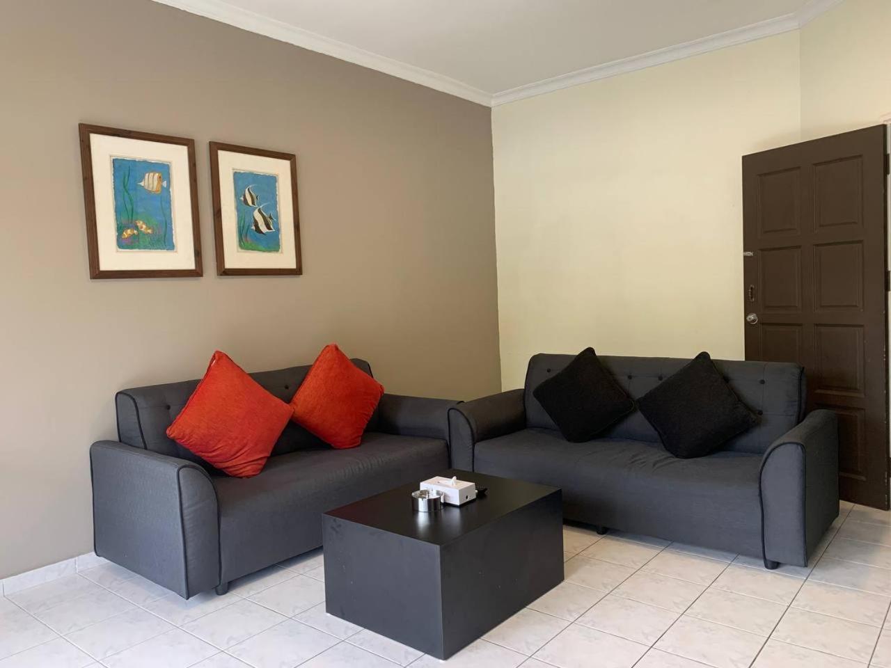 Two-Bedroom Apartment with Mountain View photo 3