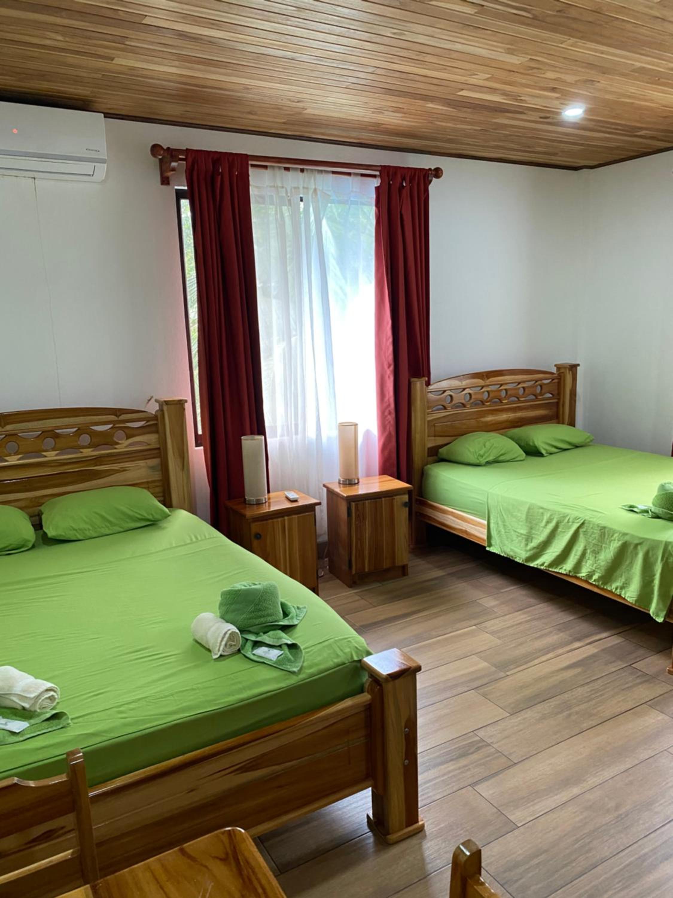 Superior Quadruple Room - Photo 4