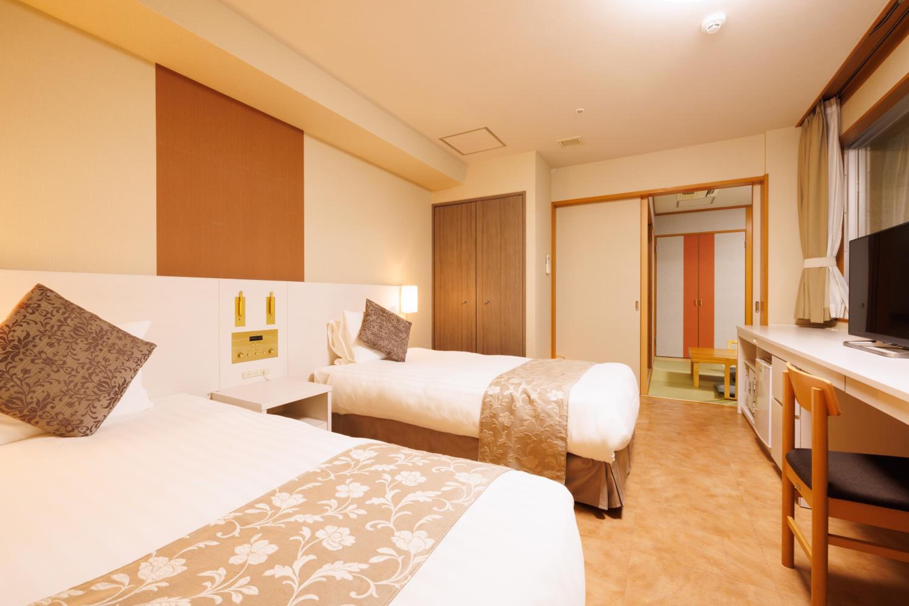 Special Japanese-Western style Room Non-Smoking (With Open-air Bath) photo 3