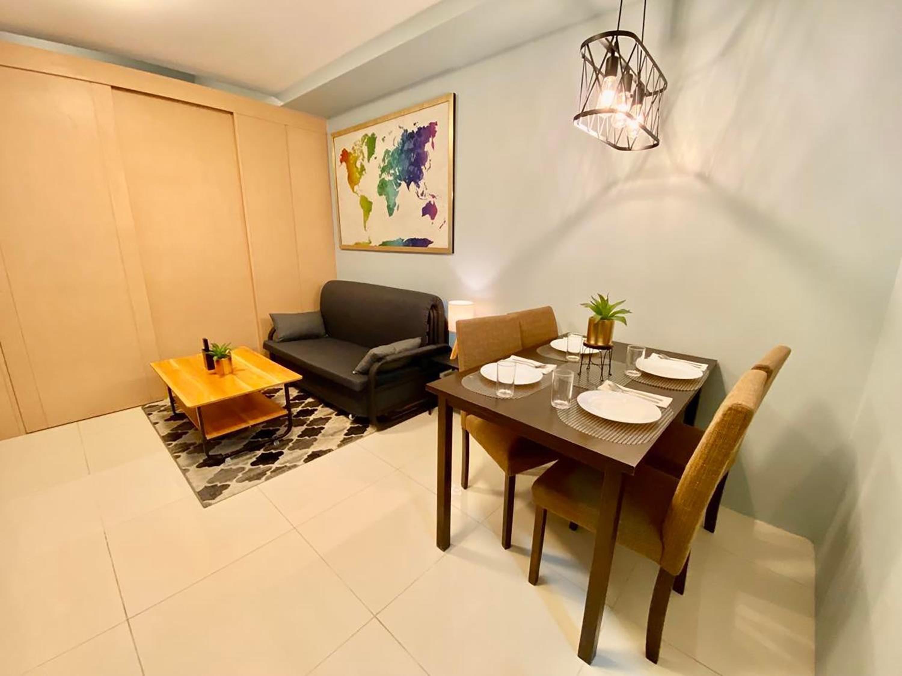 Family Room with Balcony - Photo 7