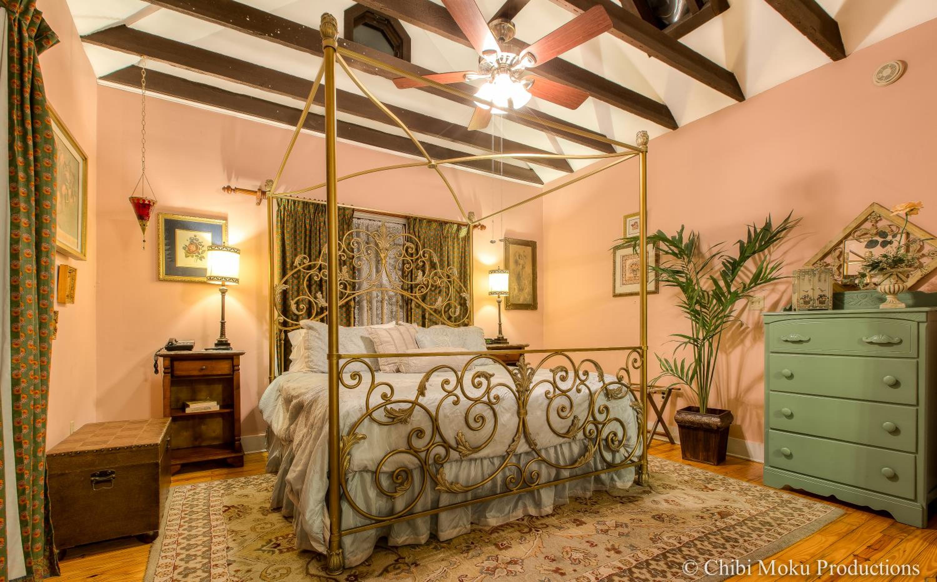 Honeymoon Cottage - Photo 1