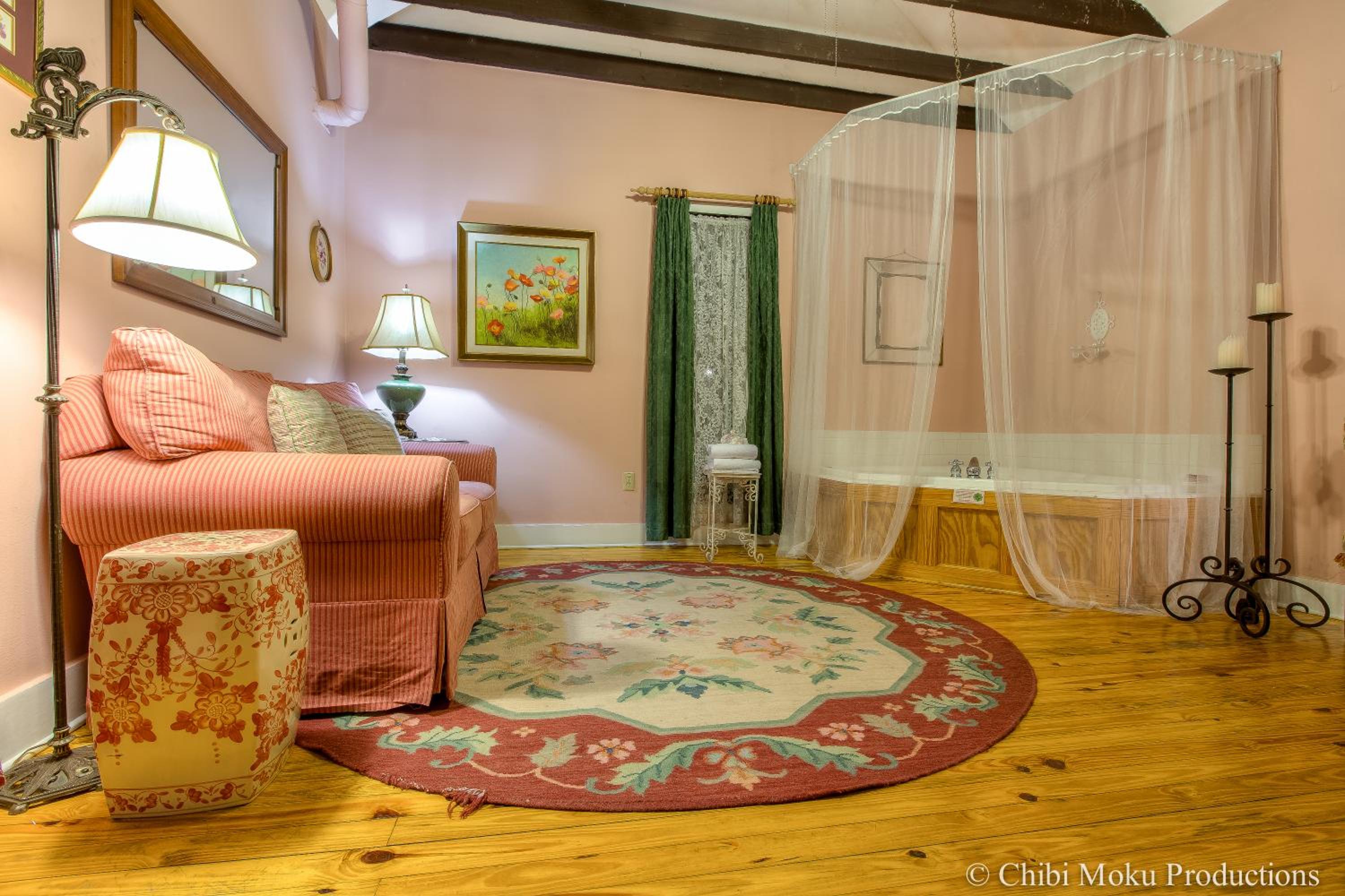 Honeymoon Cottage - Photo 3