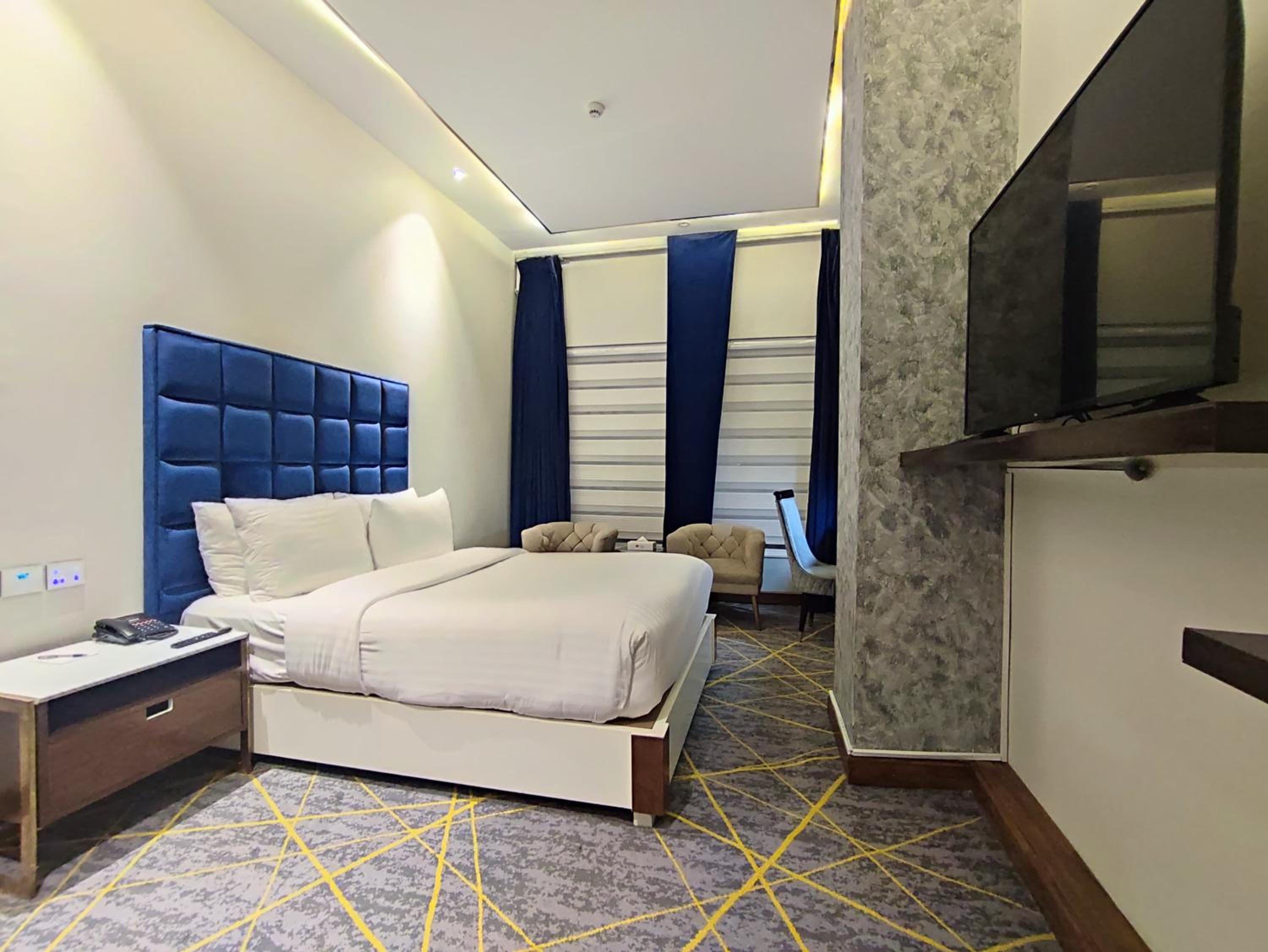 Deluxe Queen Room photo 3